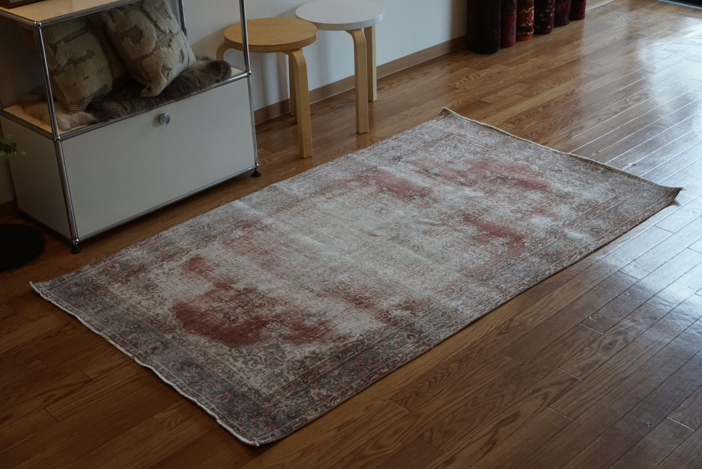 Türkiye Old Isparta Red , Clay blue , Medallion 1960年代 186 × 108 cm No.TR25456
