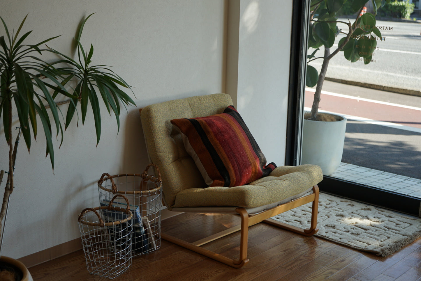 Türkiye Old Kilim Cushion Cover Red , Orange , Black Stripe Design 50 × 50 cm No.TR25561 / 送料無料・羊毛手織りキリム