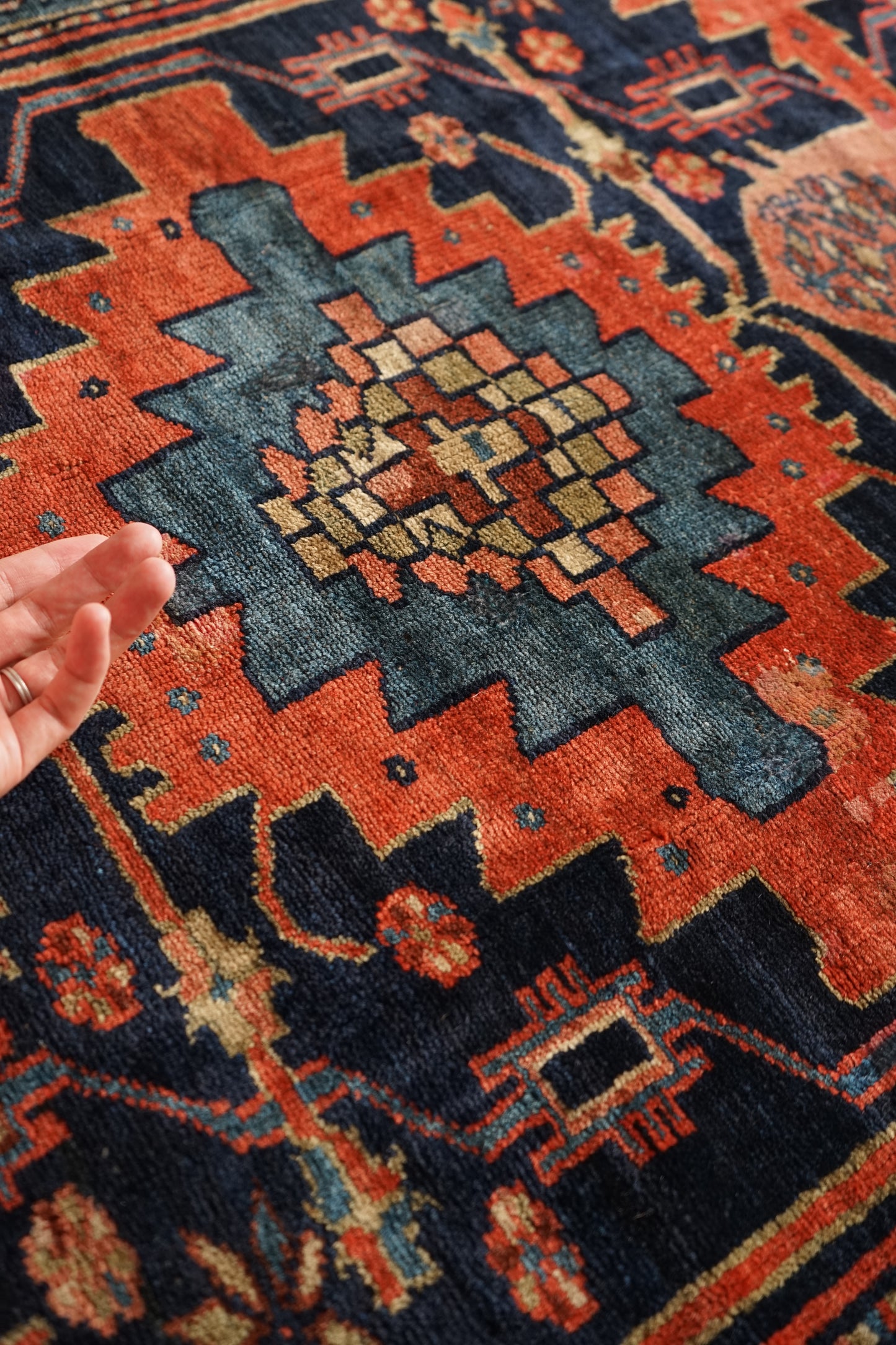 店頭販売 IRAN ANTIQUE BAKHTIARI 1820-1840年代 151 × 101 cm