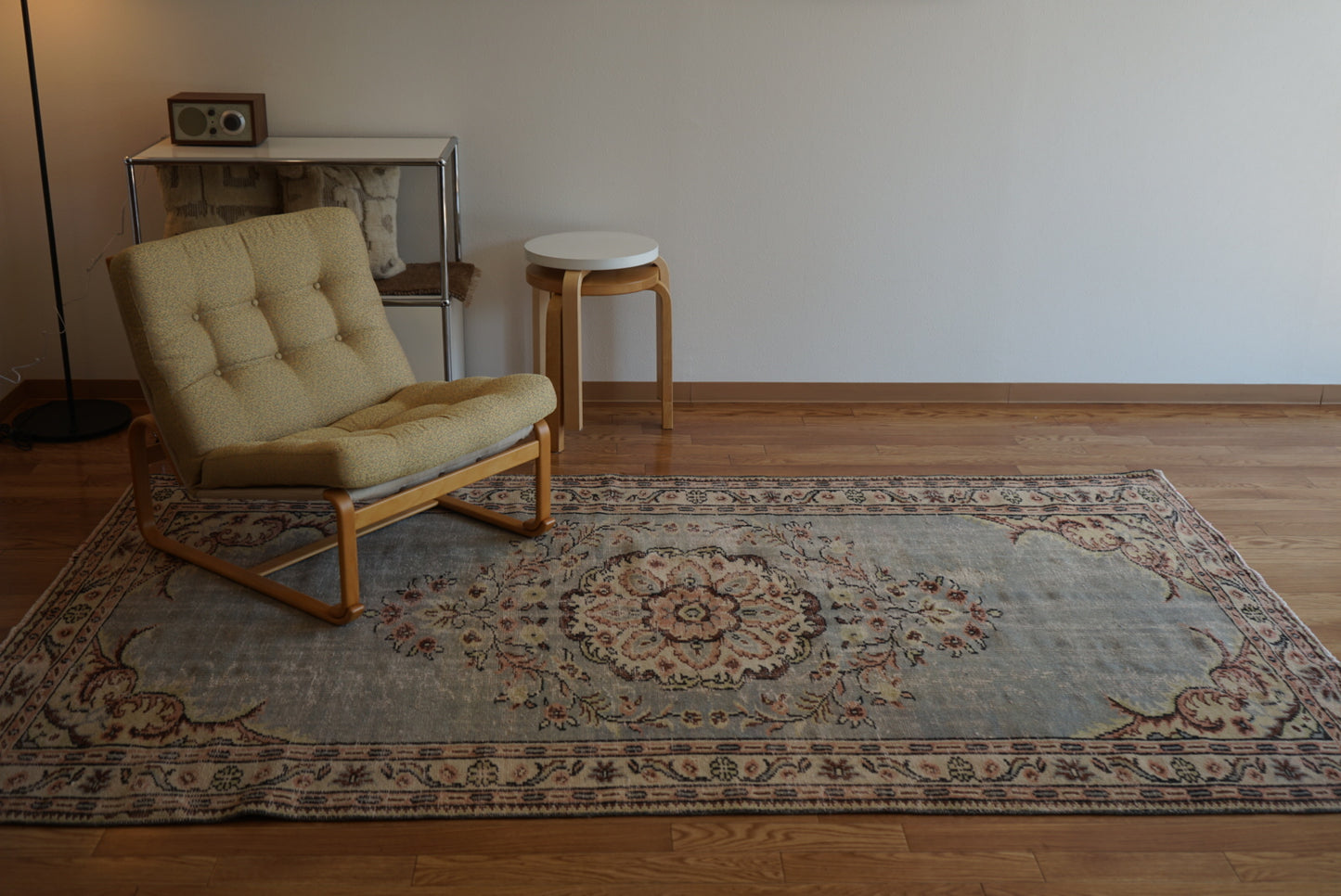 Türkiye Old Isparta Floral Medallion Blue 1970年代 254 × 147 cm No.TR25355