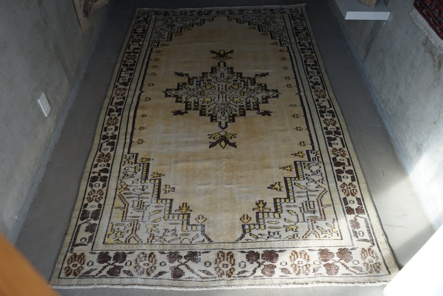 Türkiye Old Isparta Yellow Beige 1970年代 248 × 149 cm No.TR25229