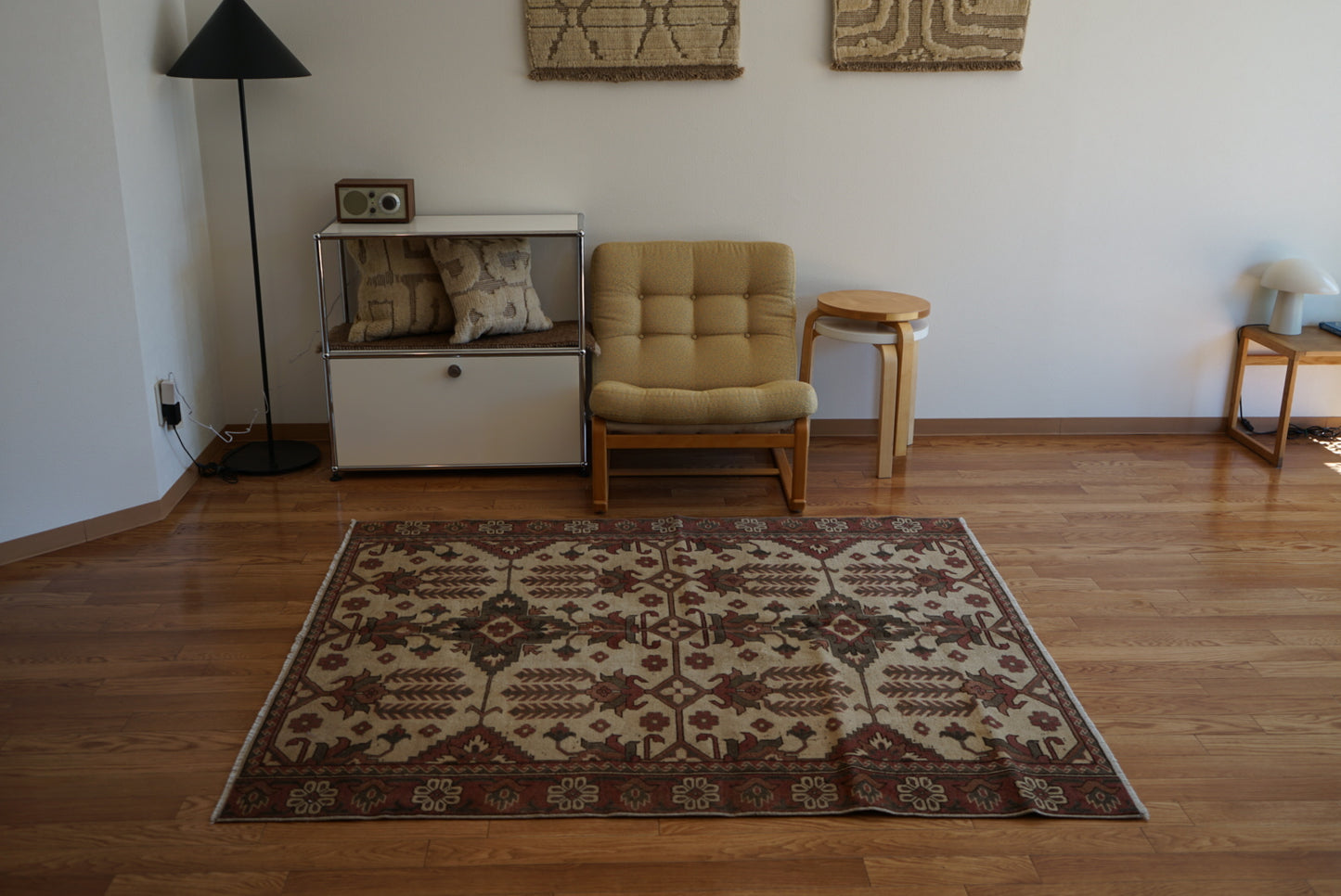 店頭販売 Türkiye Old Oushak Beige , Brown , Green 1970年代 164.5 × 143.5 cm No.TR25429