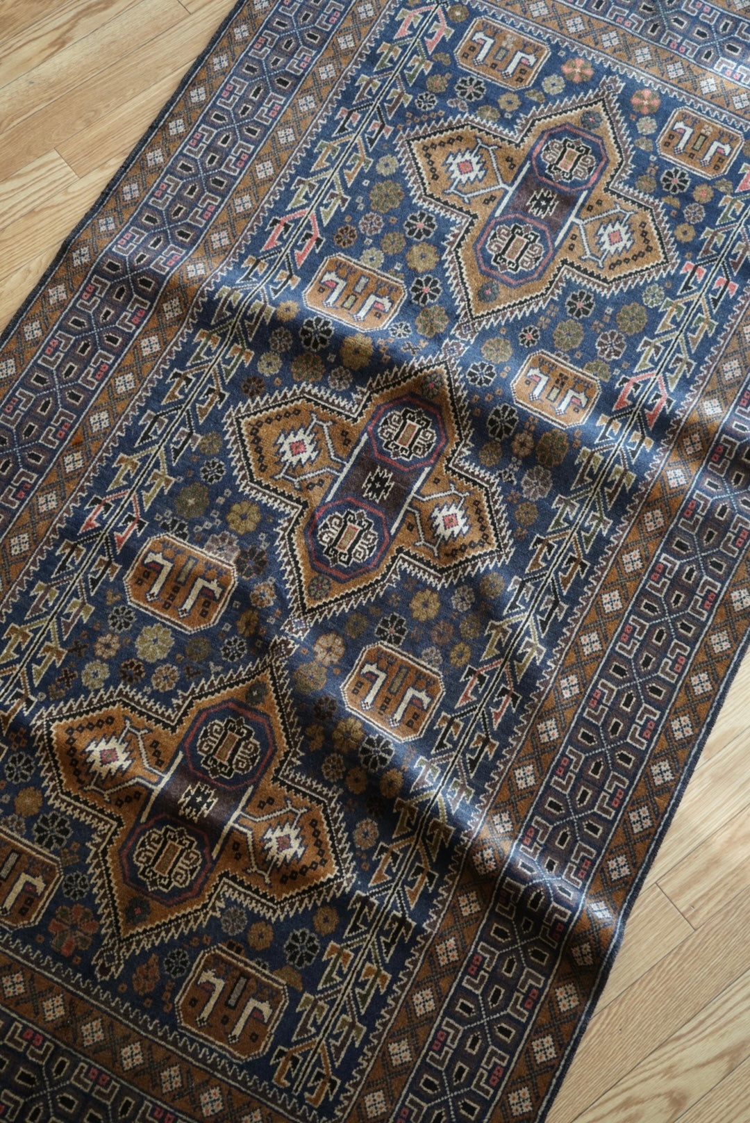 Afghanistan Old Baluch Adraskand Navy 1980年代 207 × 118 cm  No.AF2542 / 国内送料無料・羊毛手織り絨毯