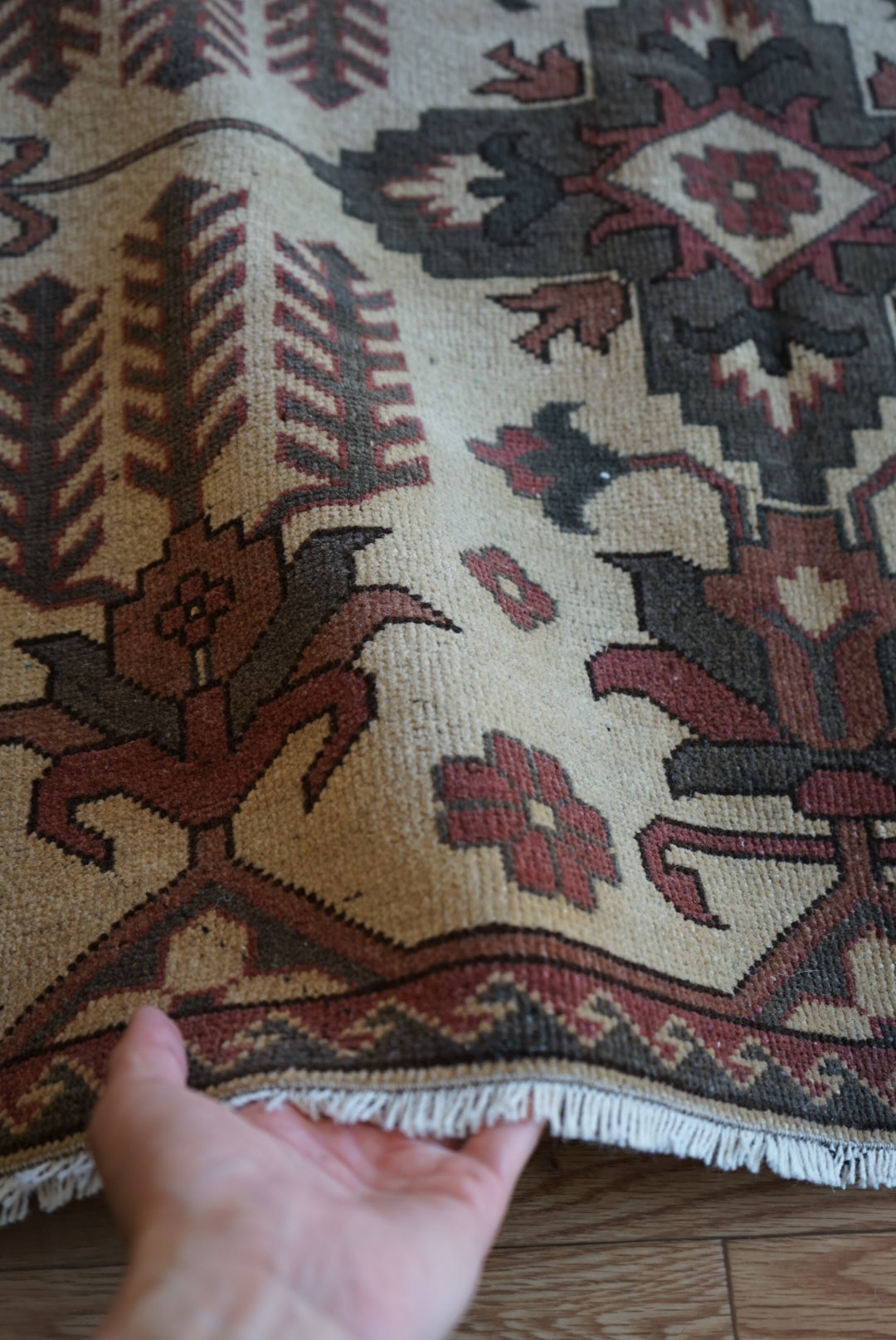 店頭販売 Türkiye Old Oushak Beige , Brown , Green 1970年代 164.5 × 143.5 cm No.TR25429