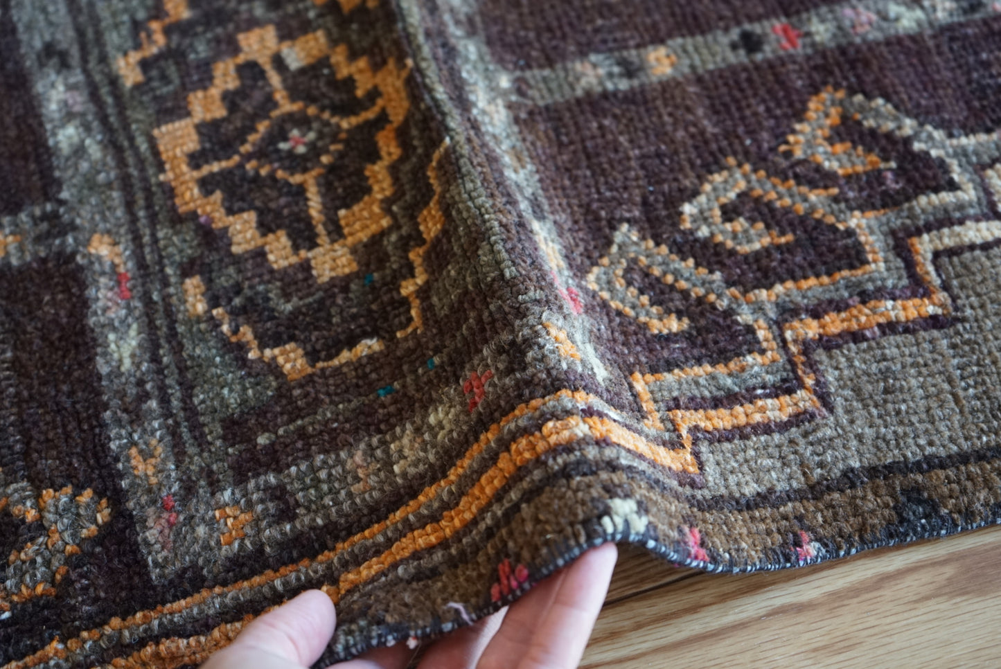 Türkiye Old Oushak Brown , Orange Medallion 1970年代 80.5 × 50 cm No.TR25415
