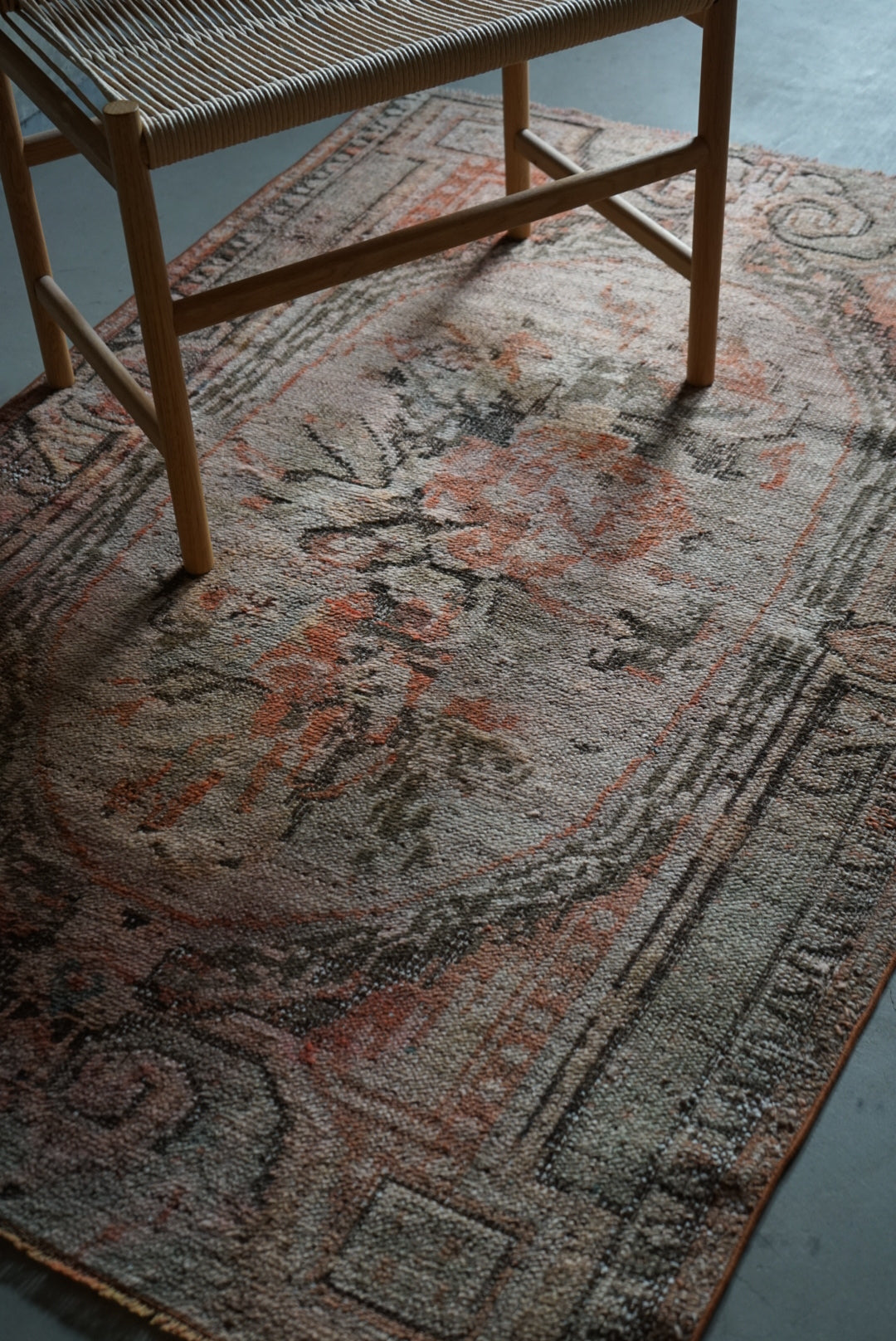 TURKEY OLD ISPARTA ROSE FLOWER 1950-1960年代 161 × 107.5 cm No.TR25129