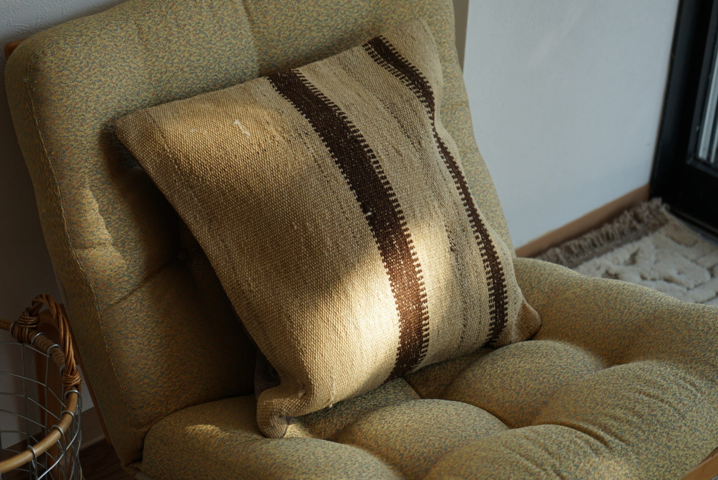 Türkiye Old Kilim Cushion Cover Brown , Beige Stripe Design 44 × 46 cm No.TR25558 / 送料無料・羊毛手織りキリム