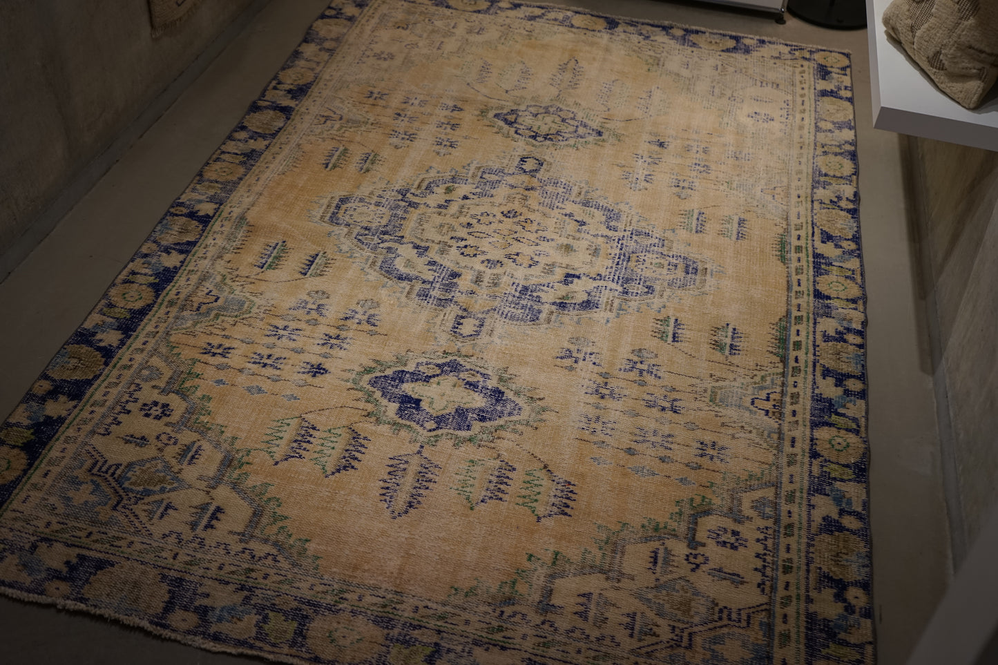 Türkiye Old Isparta Beige Blue 1970年代 246 × 159 cm No.TR25226