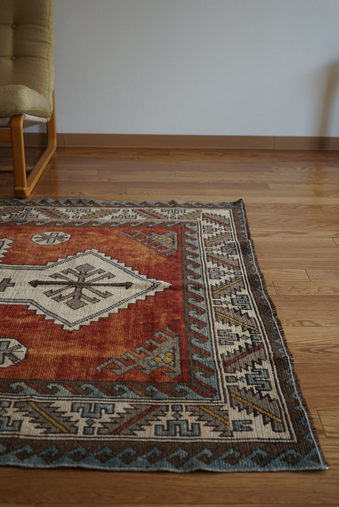 Türkiye Old Eastern Anatolia Orange Medallion 1960年代 194 × 121 cm No.TR25400