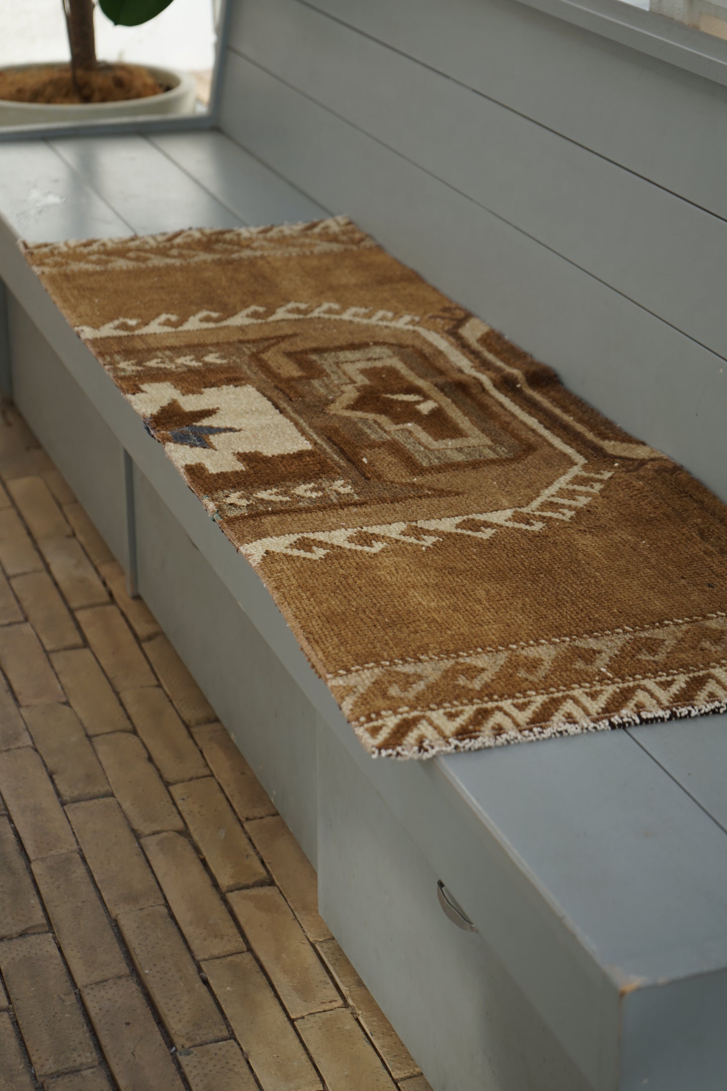 TURKEY OLD BROWN RUNNER SMALL SIZE 1970年代 130 × 43 cm No.TR25218