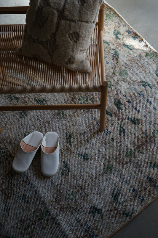 TURKEY OLD ISPARTA BEIGE GREEN & FLOWER 1970年代 228 × 130.5 cm No.TR25209