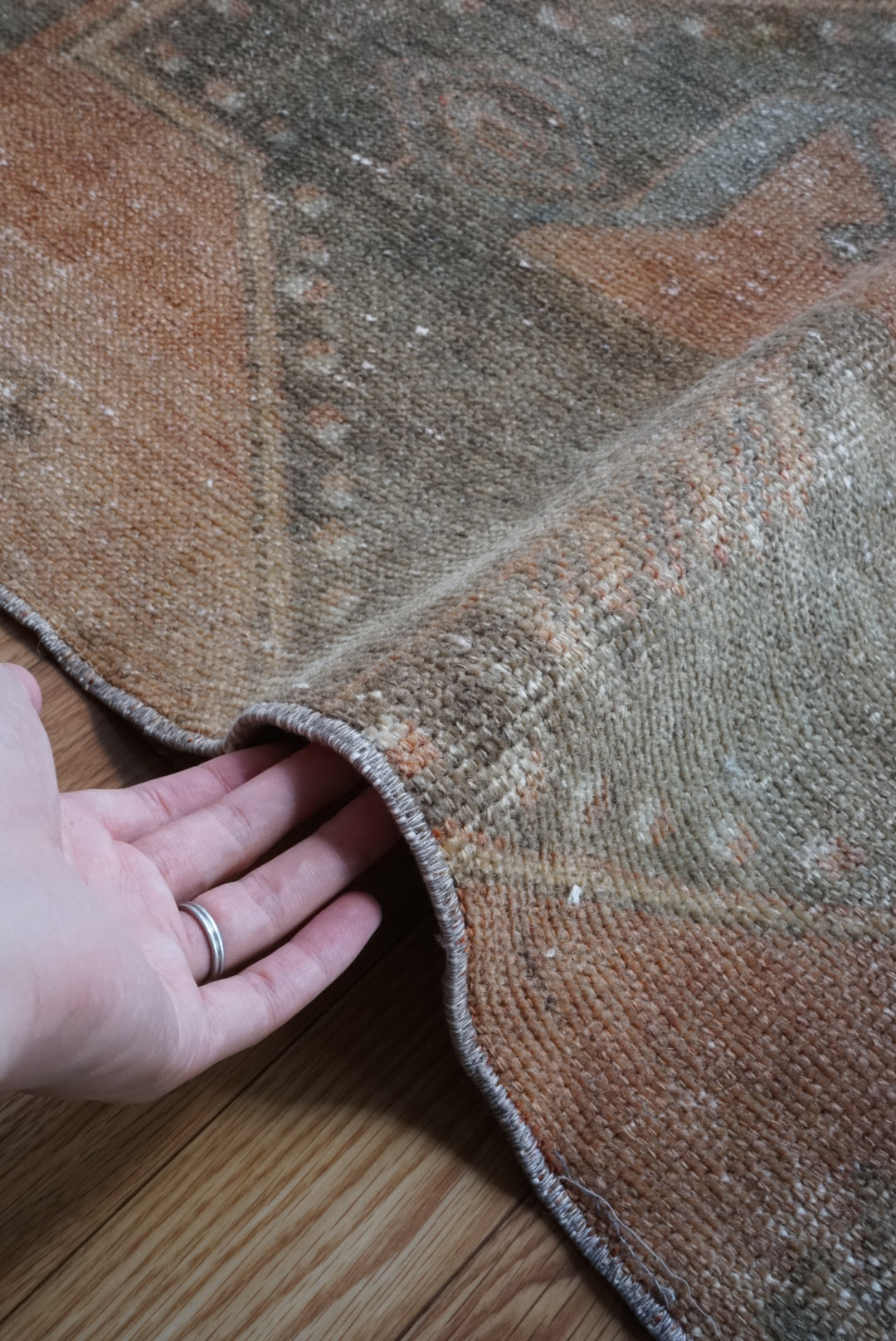 Türkiye Old Oushak Orange , Glay 1970年代 101.5 × 59 cm No.TR25514 / 国内送料無料・羊毛手織り絨毯