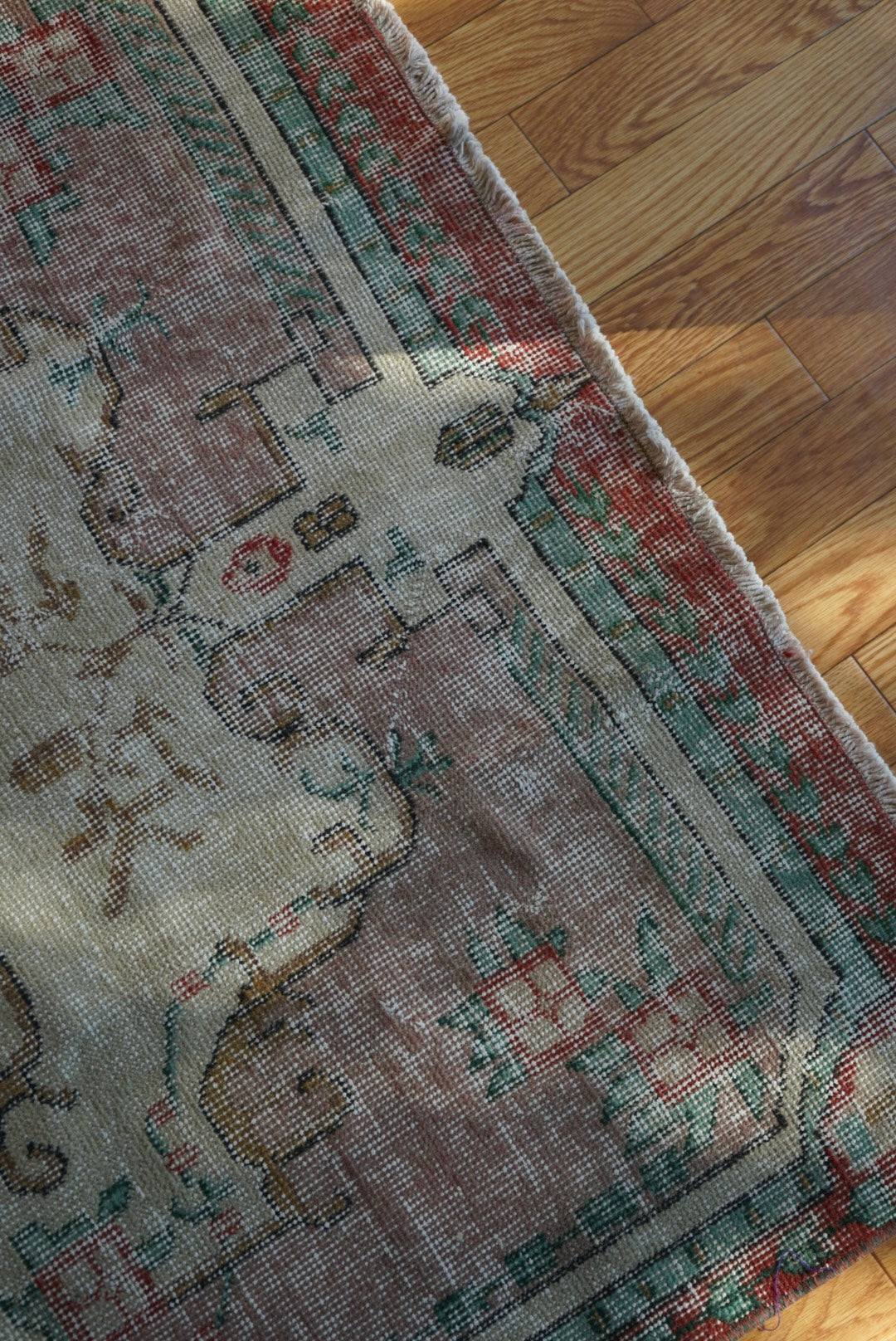 Türkiye Old Isparta Beige , Pink , Green Flower Garden 1970年代 208 × 113 cm No.TR25509 / 国内送料無料・羊毛手織り絨毯