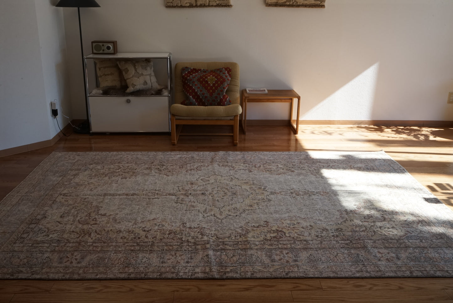 Türkiye Old Isparta Medallion Beige , Glay 1960年代 284 × 183.5 cm No.TR25476