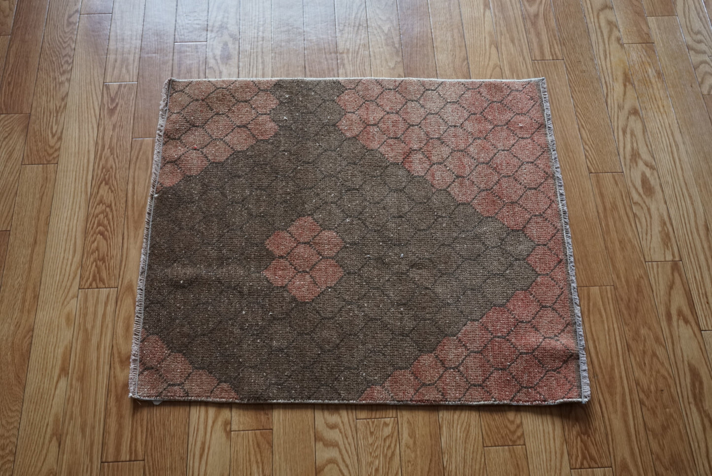 Türkiye Old Oushak Pink , Glay Diamond Hexagon 1970年代 84 × 73 cm No.TR25497 / 国内送料無料