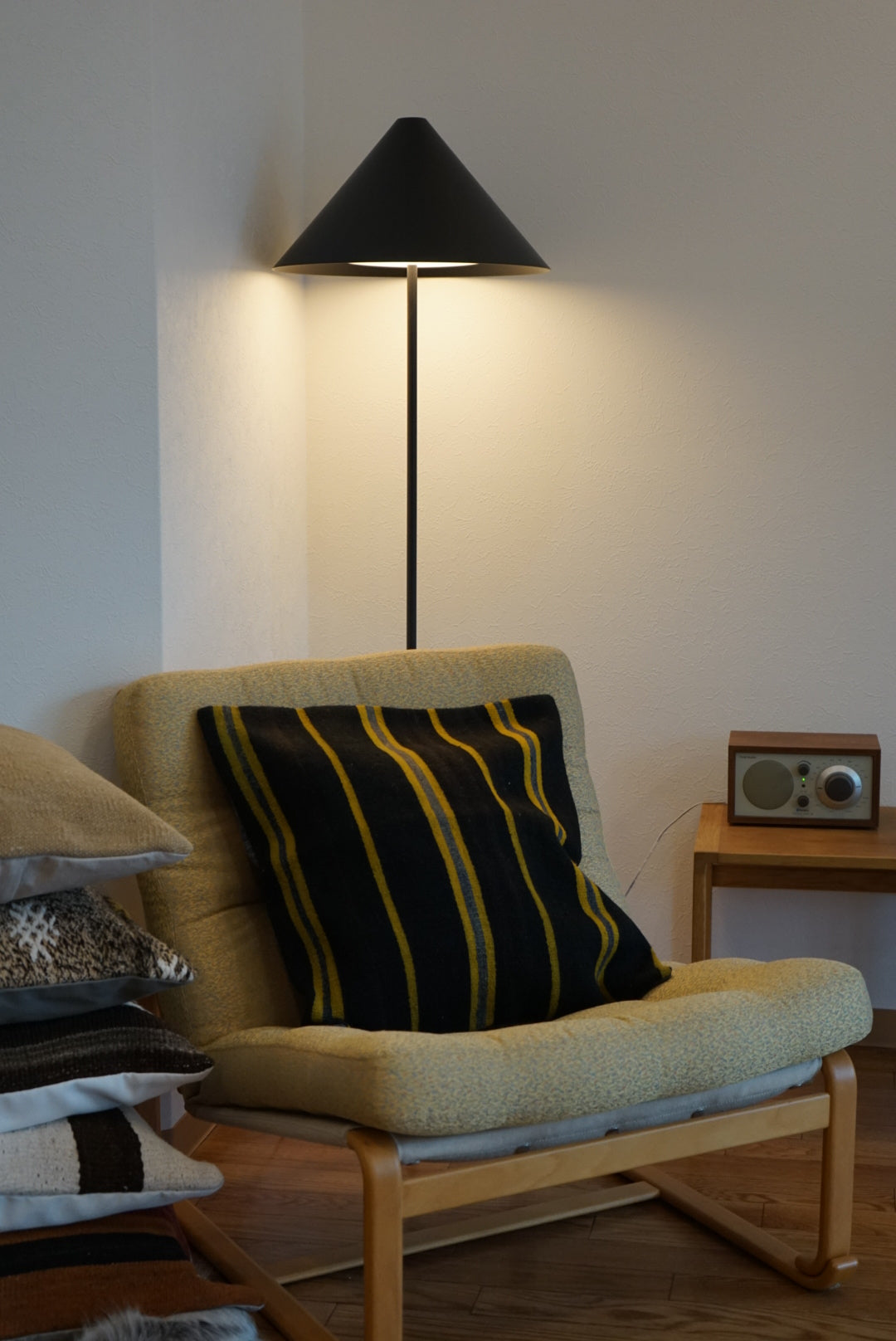 Türkiye Old Kilim Cushion Cover Black , Yellow , Blue Stripe Design 50 × 50 cm No.TR25567 / 送料無料・羊毛手織りキリム