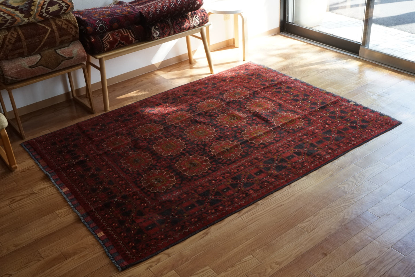 店頭販売 Afghanistan Vintage Turkmen 1980年代 201 × 146.5 cm  No.AF2536 / 国内送料無料・羊毛手織り絨毯