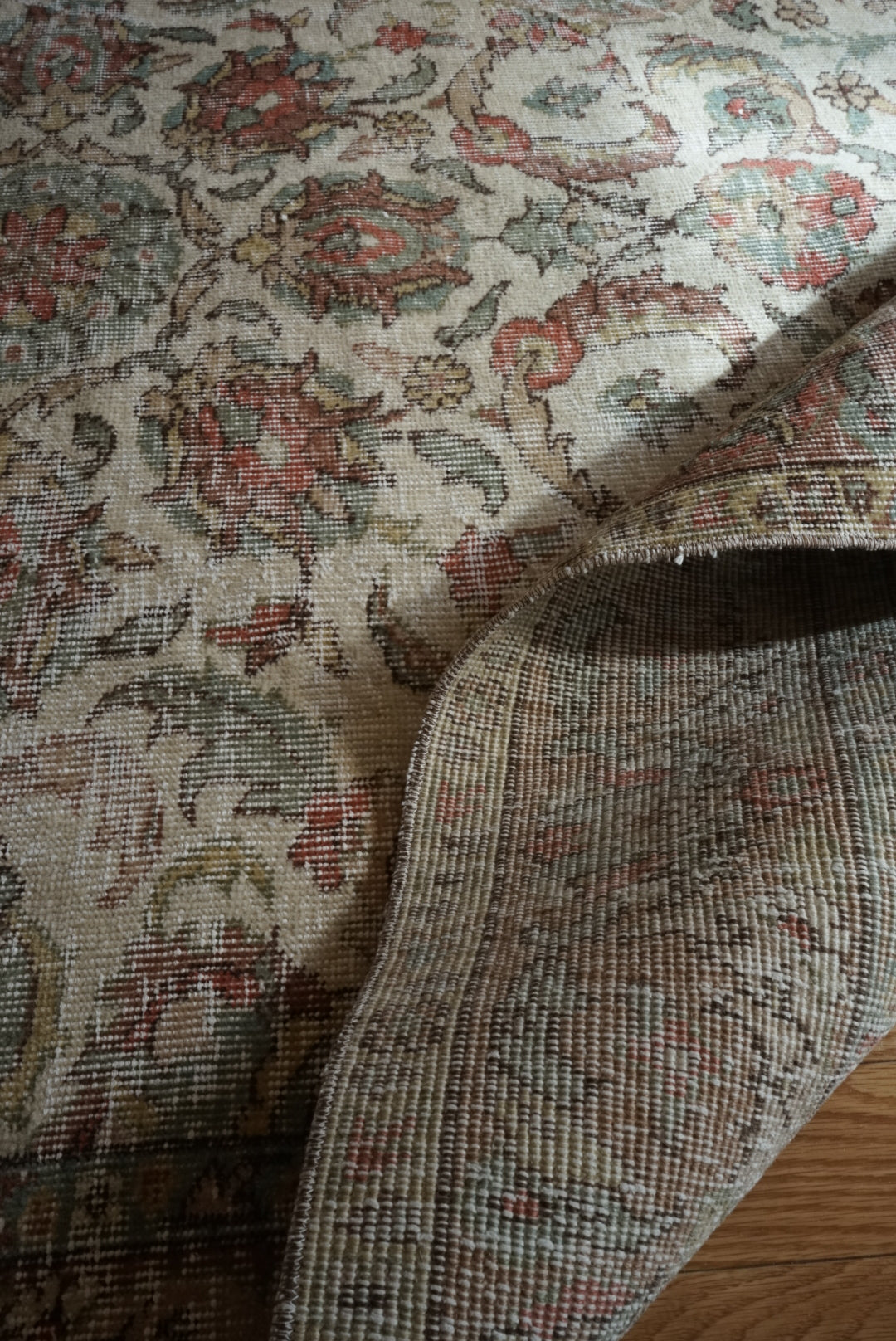 Türkiye Old Isparta Medallion Beige , Green , Rose Red 1960年代 231 × 165 cm No.TR25477 / 国内送料無料・羊毛手織り絨毯