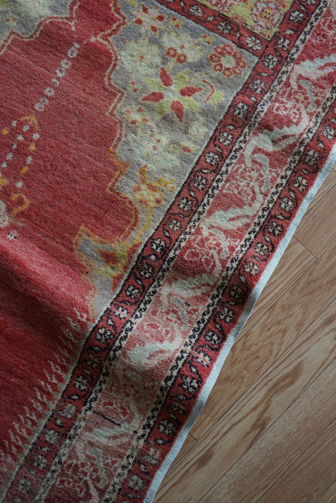Tribal rug Türkiye Old Kayseri Prayer 1980年代 165 × 112 cm No.TR25535 / 国内送料無料・羊毛手織り絨毯