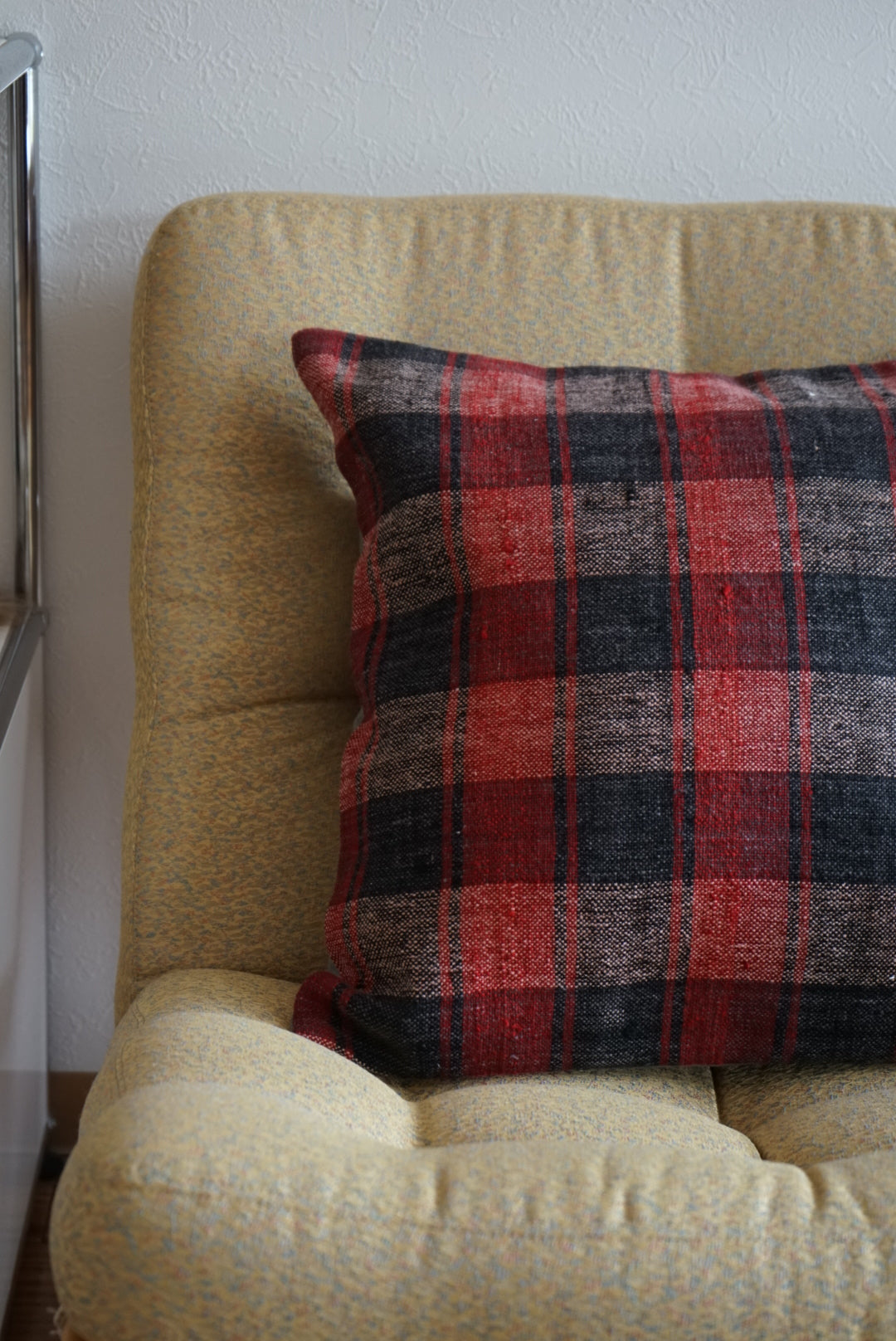 Türkiye Old Kilim Cushion Cover Red , Black Checker Design 45 × 45 cm No.TR25534 / 送料無料・羊毛手織りキリム