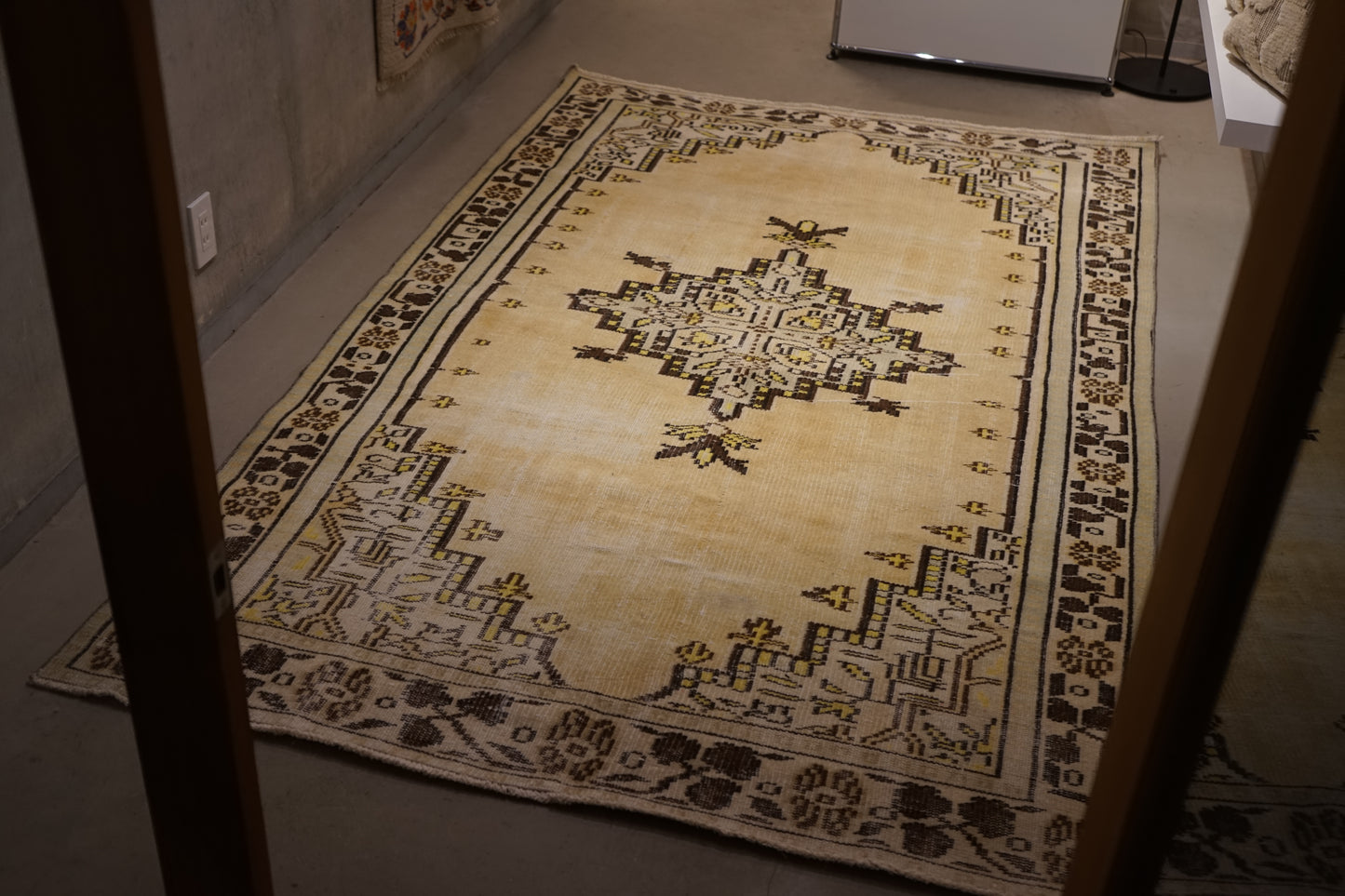 Türkiye Old Isparta Yellow Beige 1970年代 248 × 149 cm No.TR25229