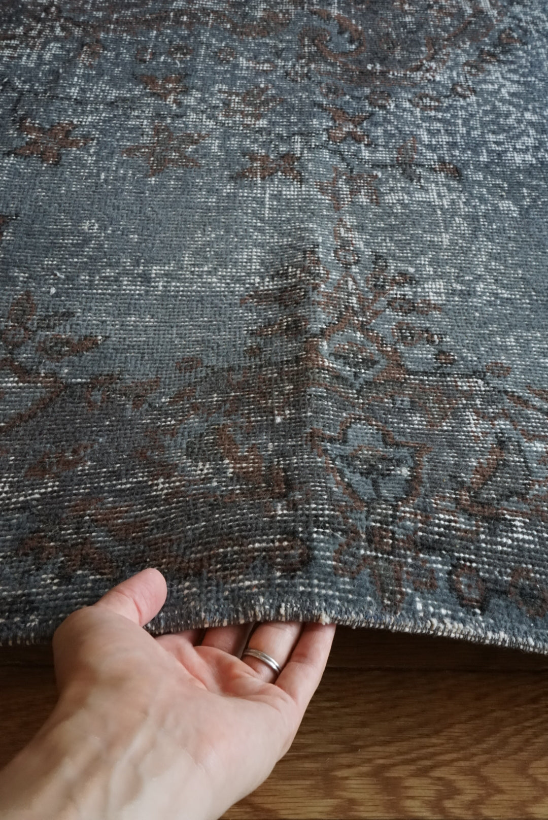 Türkiye Old Isparta Medallion Overdye Blue Glay , Brown 1970年代 250 × 161 cm No.TR25495 / 国内送料無料