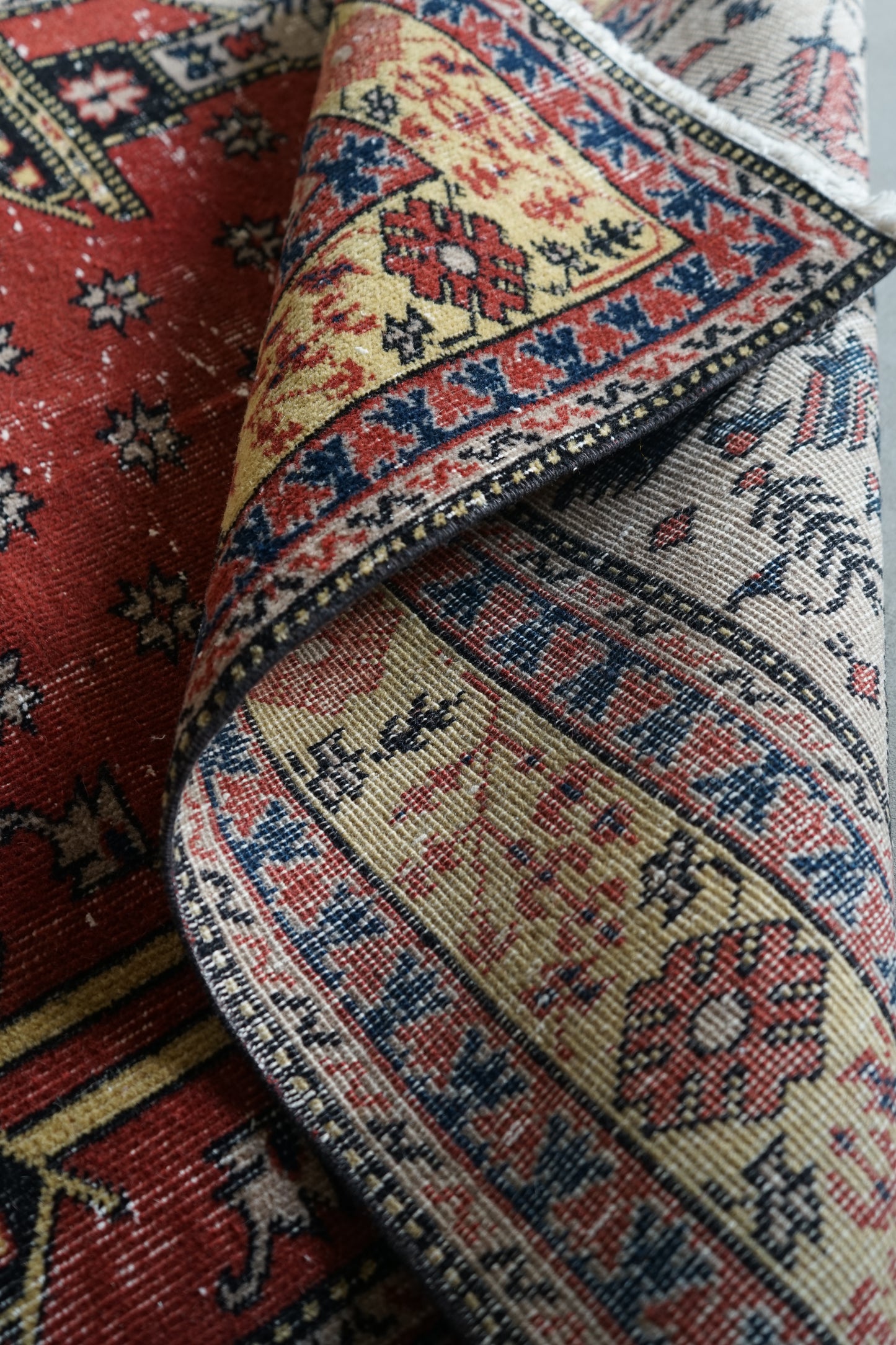 TURKEY VINTAGE ISPARTA PRAYER RUG 1950-1960年代 173 × 122 cm No.TR25174