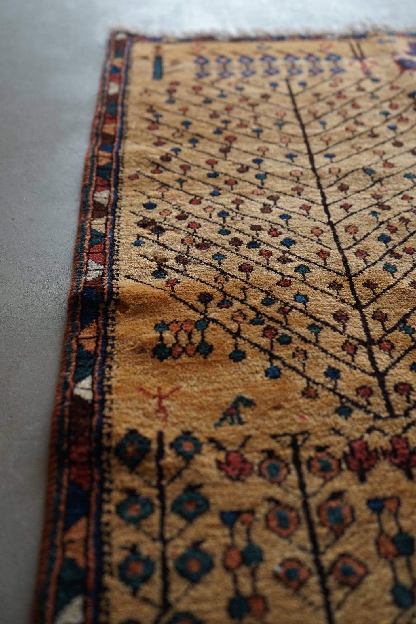 店頭販売 IRAN ANTIQUE QASHQAI SHIRAZ NEYRIZ 1770年代 114 × 129 cm