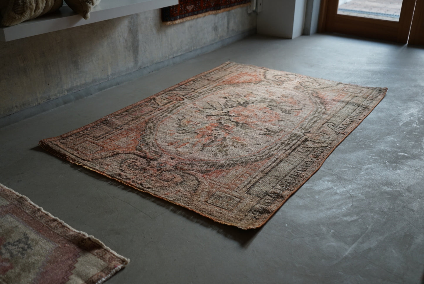 TURKEY OLD ISPARTA ROSE FLOWER 1950-1960年代 161 × 107.5 cm No.TR25129