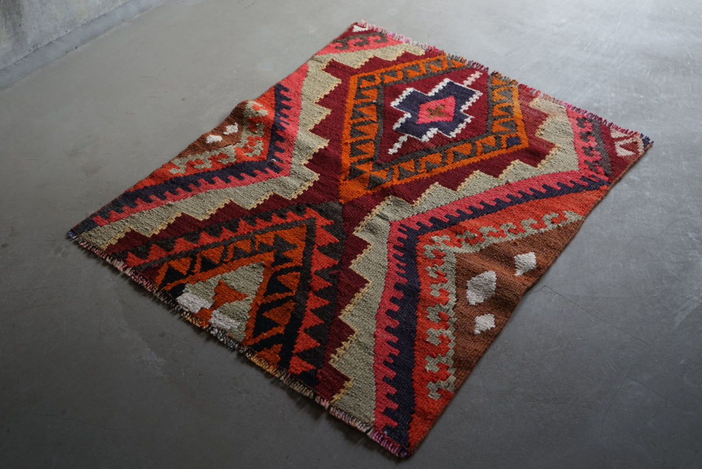 Türkiye Old Kilim Mix Color 98 × 79 cm No.TR25308
