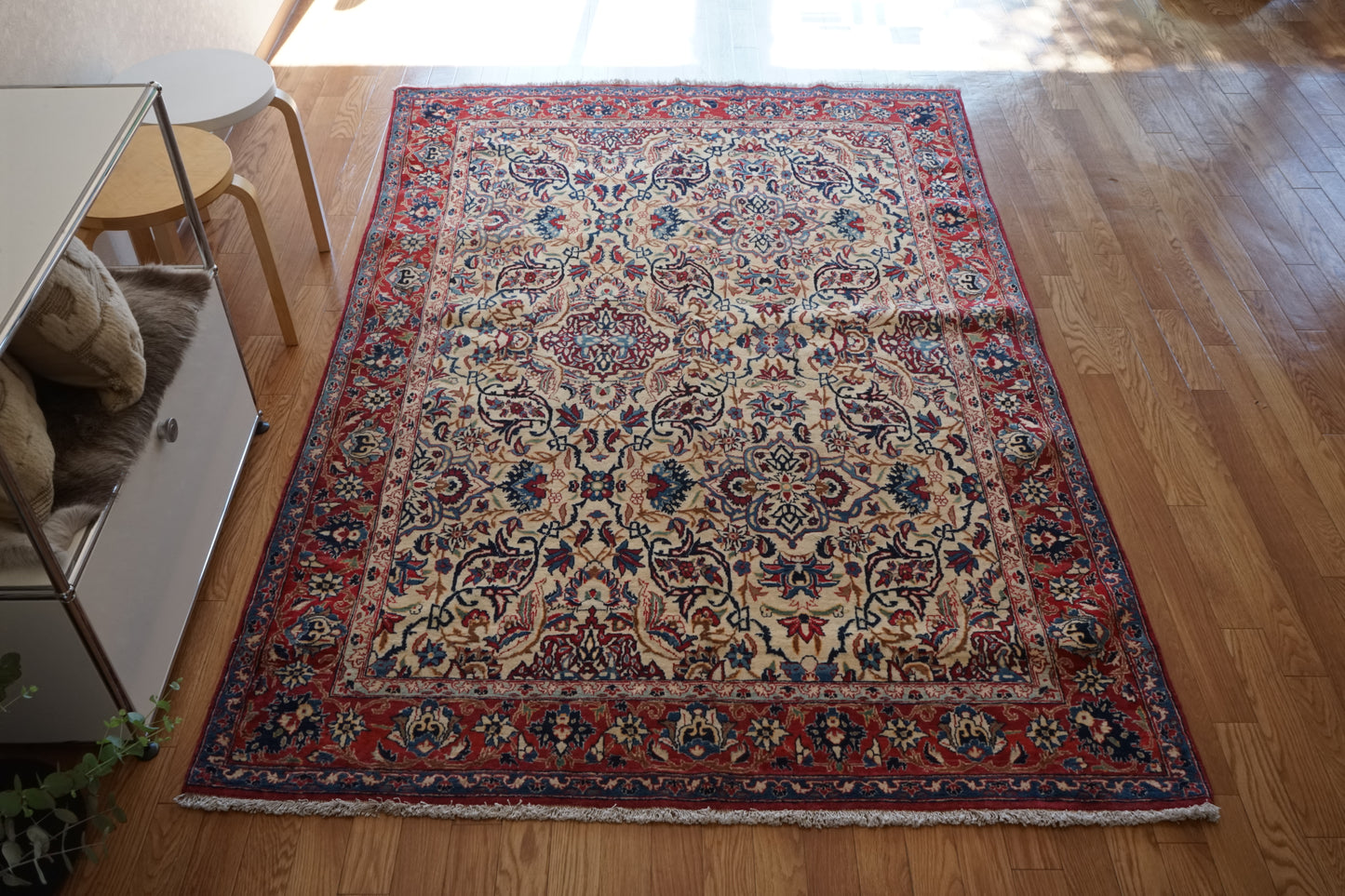 店頭販売 Iran Antique Esfahan 1840年代 231 × 157 cm / 国内送料無料・羊毛手織り絨毯