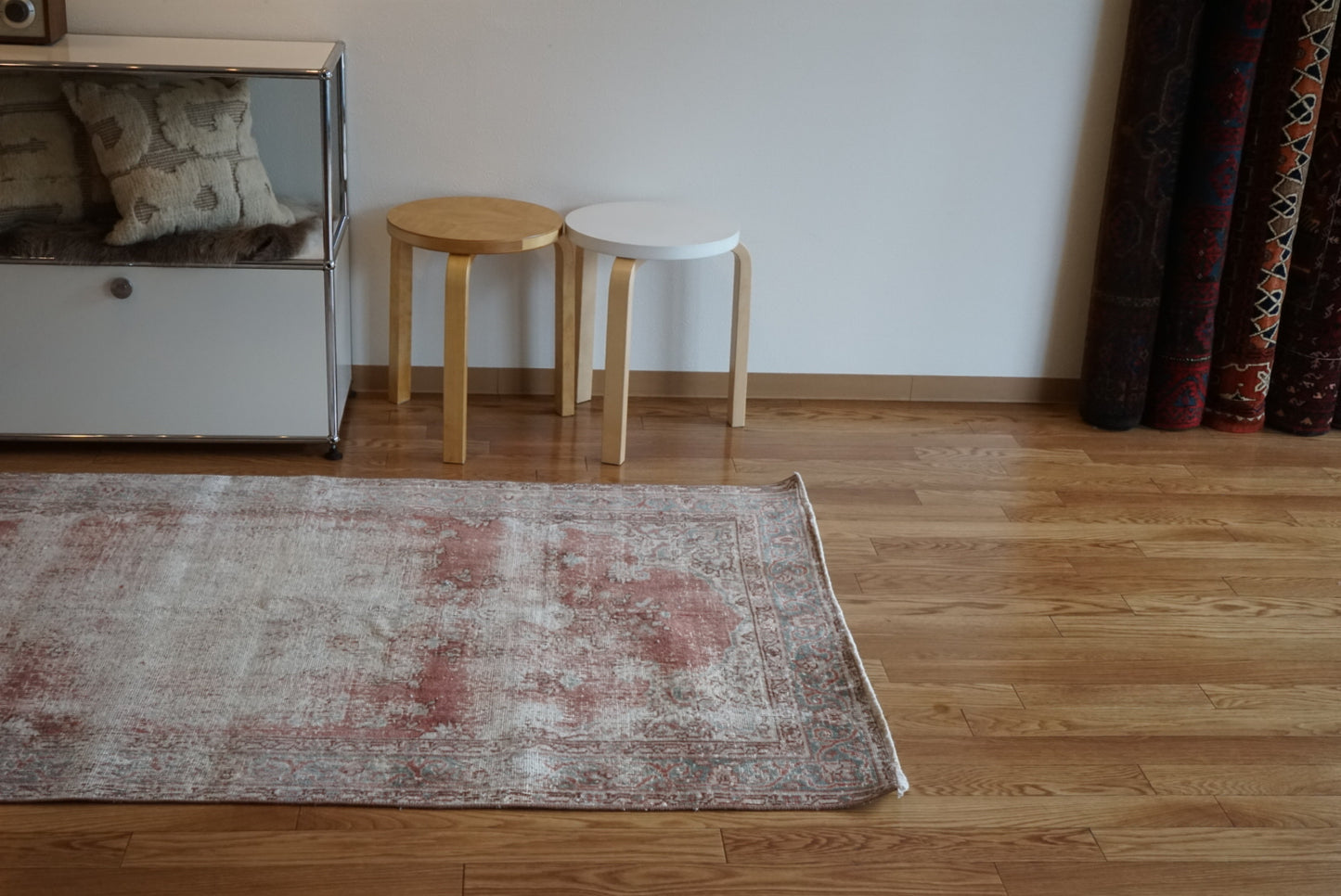 Türkiye Old Isparta Red , Clay blue , Medallion 1960年代 186 × 108 cm No.TR25456