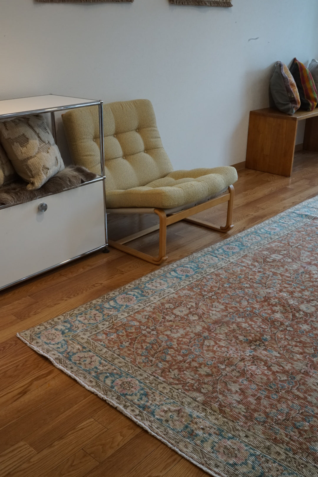 Türkiye Old Isparta Red , Turquoise Blue Floral 1970年代 242 × 137.5 cm No.TR25439
