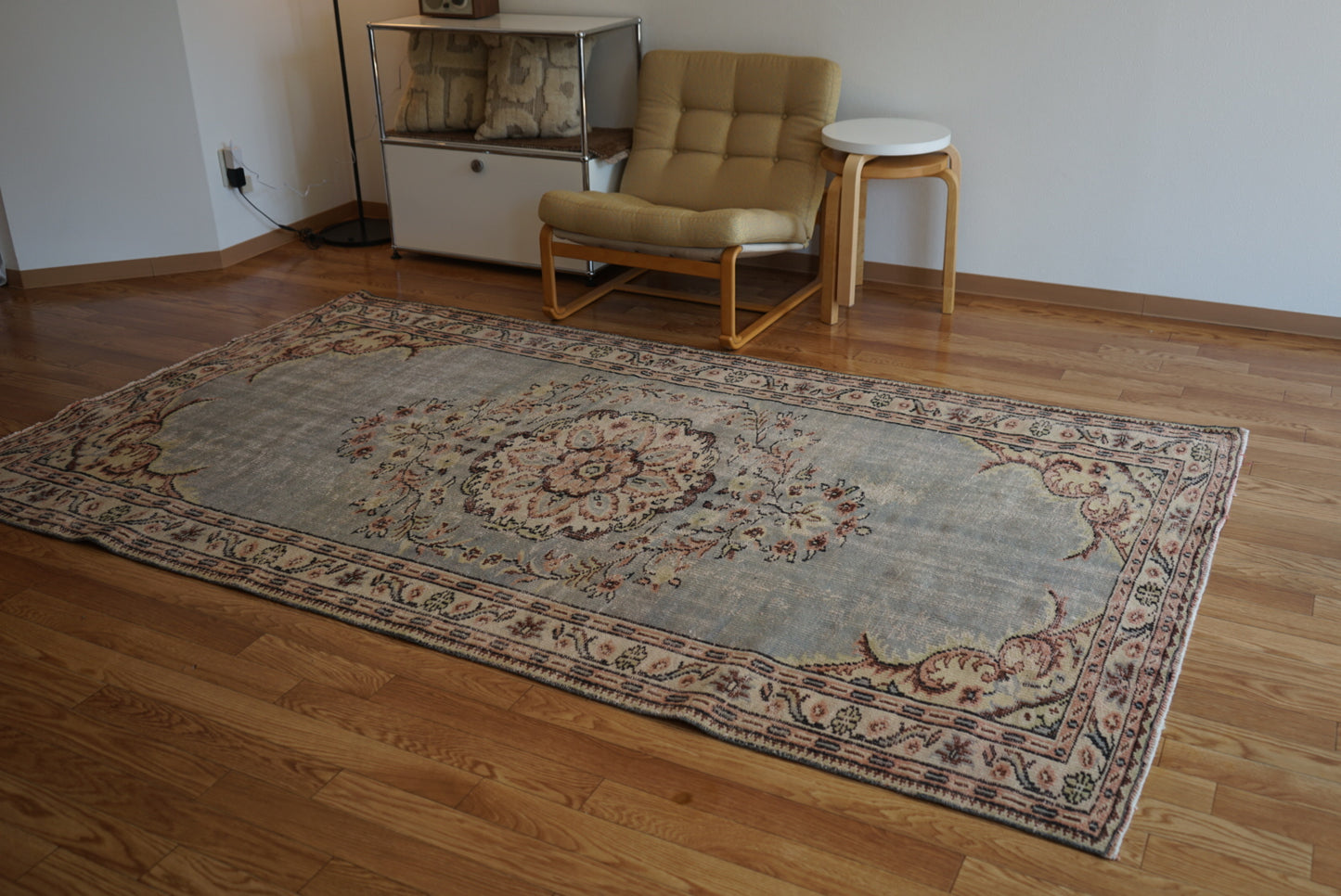 Türkiye Old Isparta Floral Medallion Blue 1970年代 254 × 147 cm No.TR25355