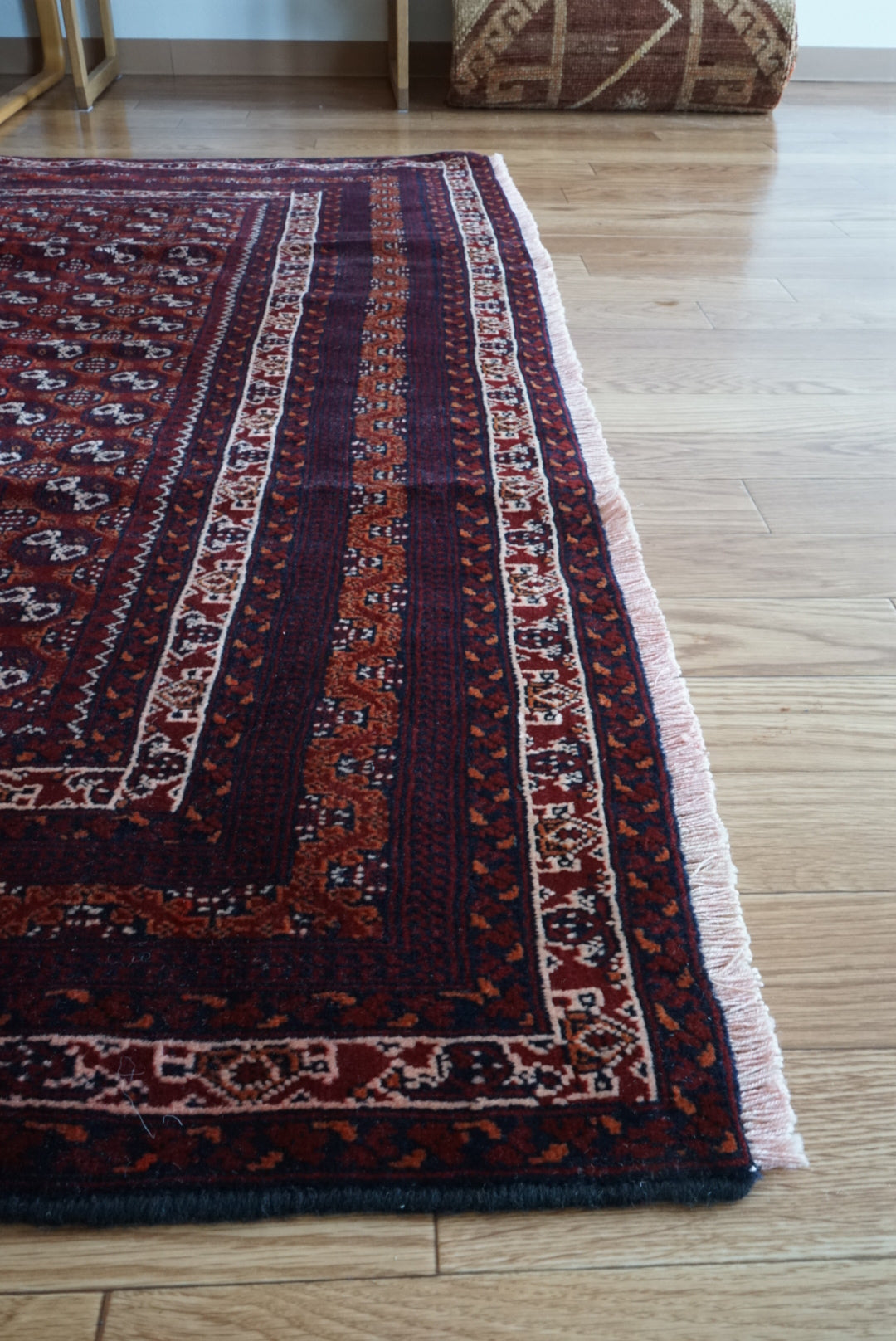 店頭販売 Afghanistan Old Turkmen Mauri Gul 1980年代 190 × 147 cm  No.AF2538 / 国内送料無料・羊毛手織り絨毯