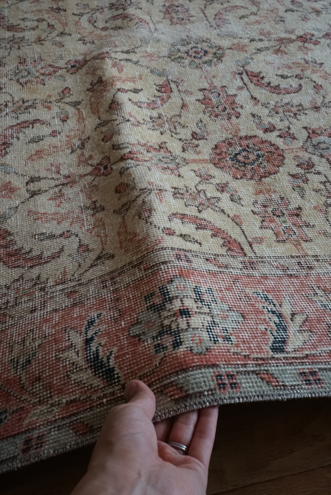 Türkiye Old Isparta Floral Pink , Beige 1970年代 250 × 154 cm No.TR25496 / 国内送料無料