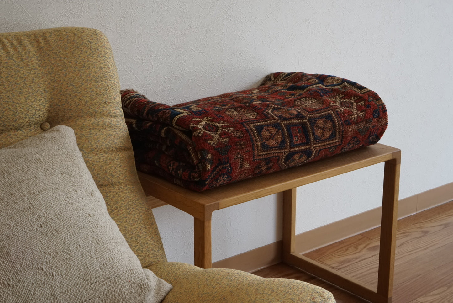 店頭販売 Afghanistan Old Persia Design 1930年代 179.5 × 140.5 cm  No.AF2535 / 国内送料無料・羊毛手織り絨毯