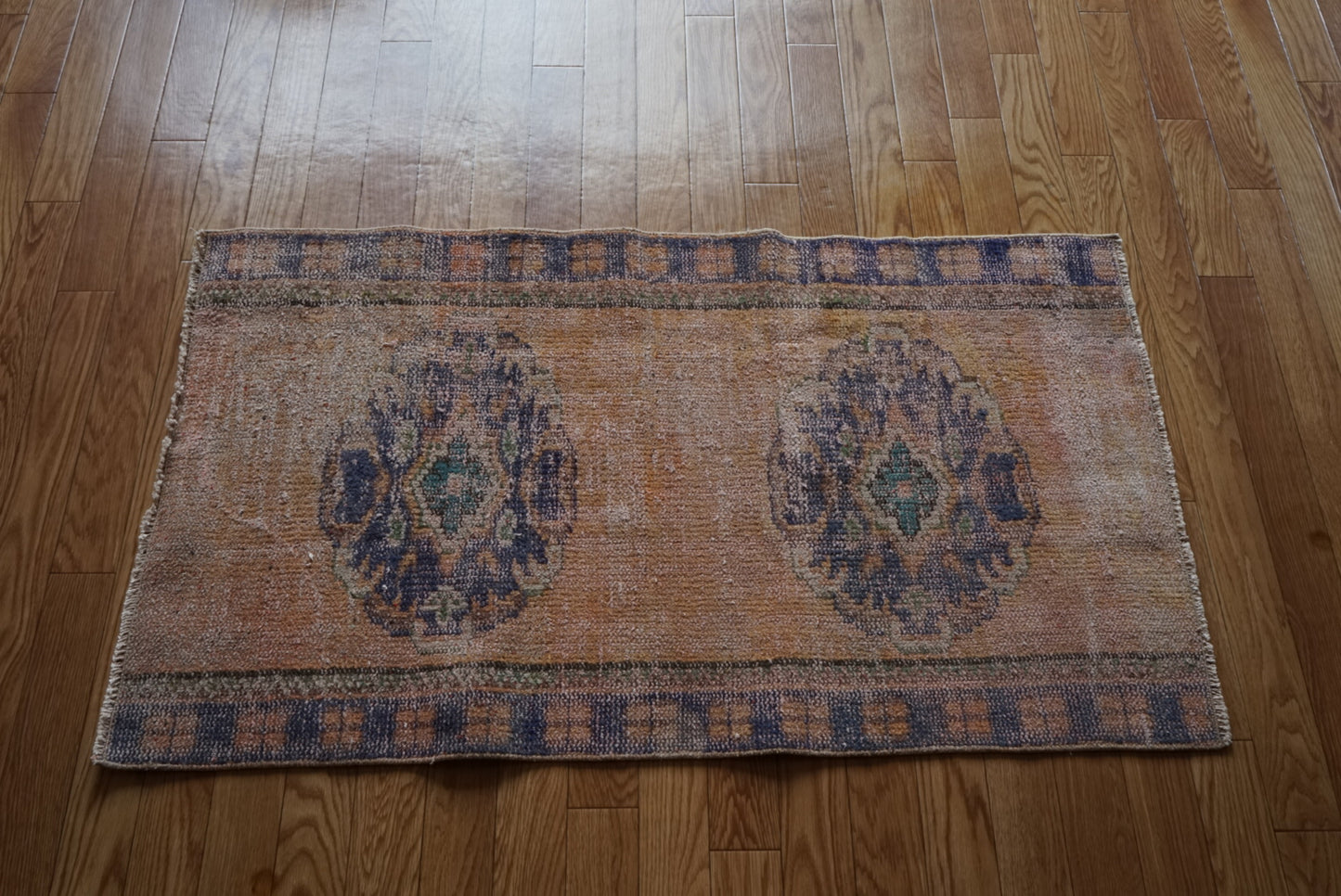 Türkiye Old Oushak Pink , Navy 1970年代 120.5 × 72 cm No.TR25498 / 国内送料無料