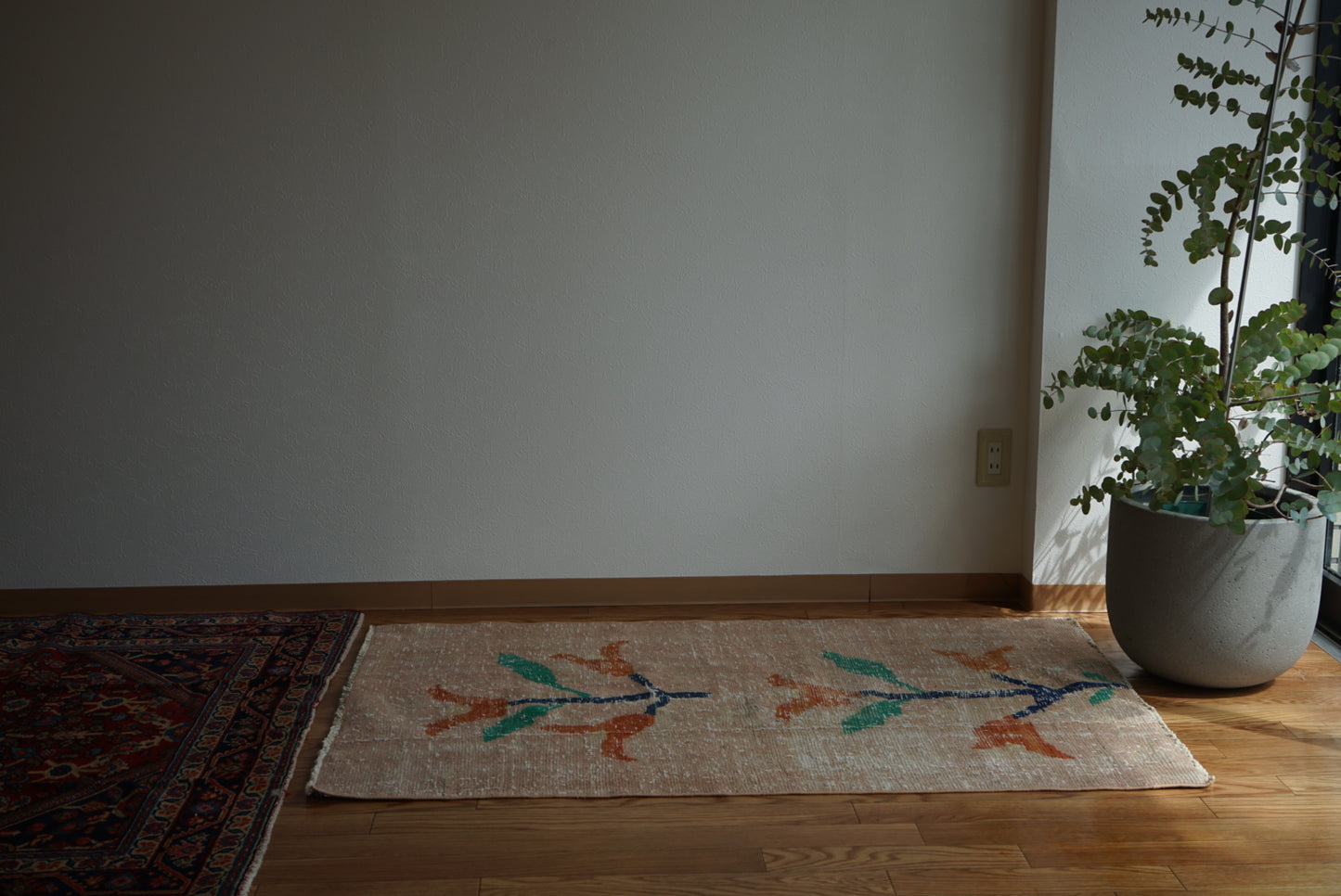 Türkiye Old Oushak Flower 1970年代 137 × 86 cm No.TR25372