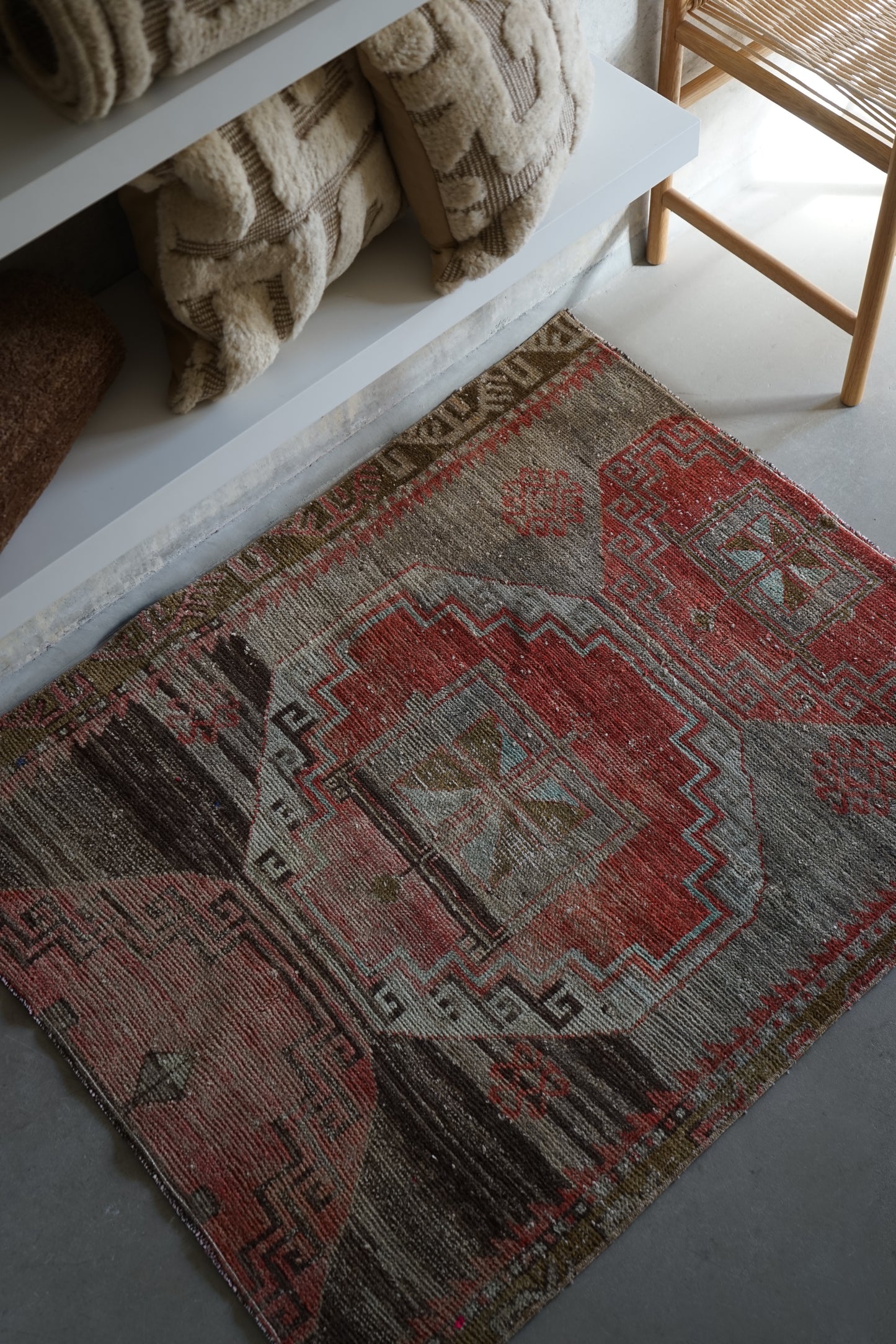TURKEY VINTAGE SMALL RUG ANATORIA 114 × 94 cm No.TR25186