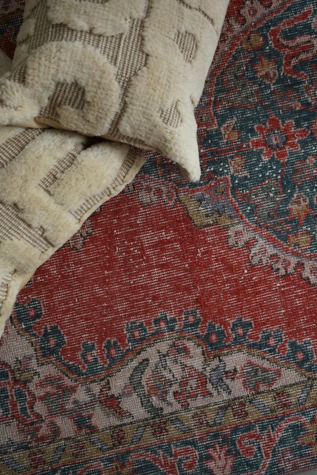 TURKEY OLD ISPARTA RED 1970年代 198 × 109 cm No.TR25143