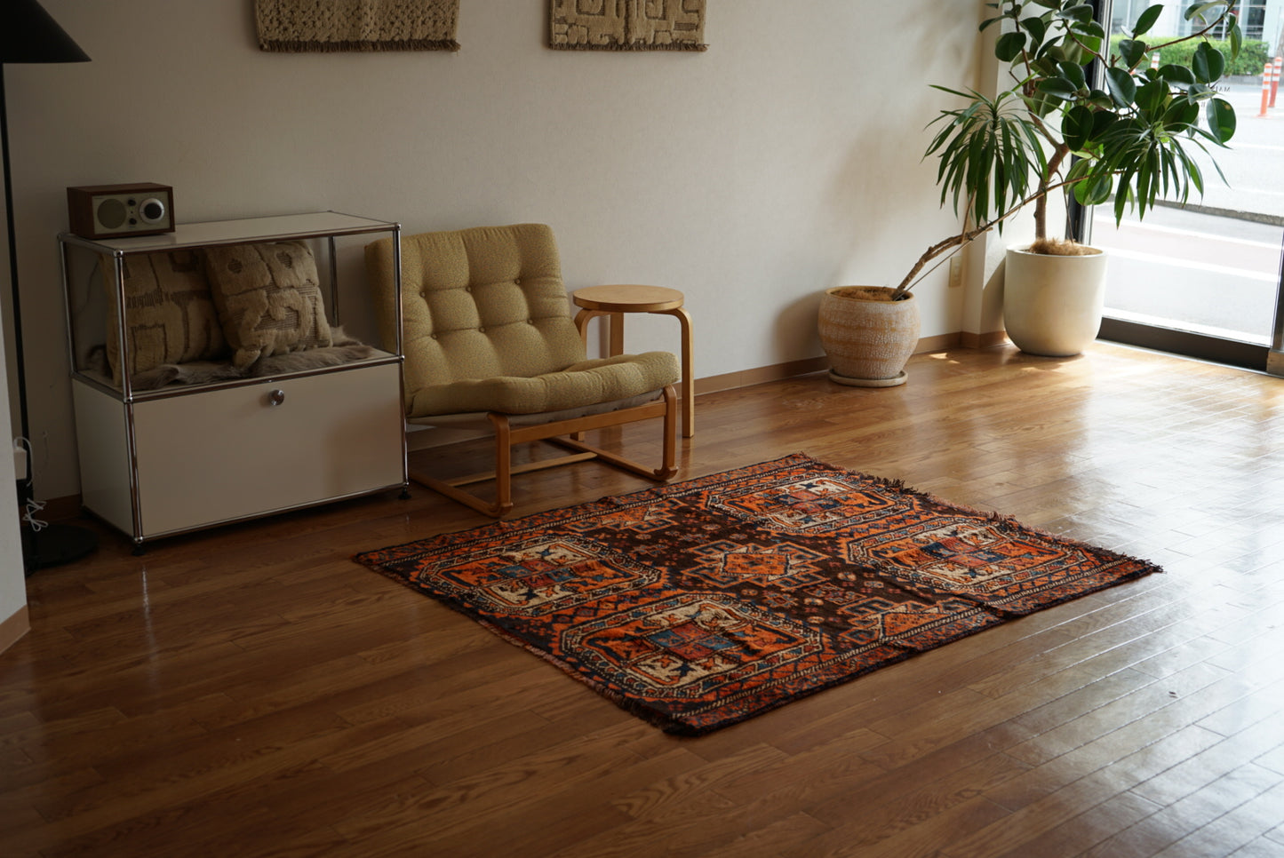 店頭販売 Iran Antique Shiraz Lori 1860年代 142 × 123 cm
