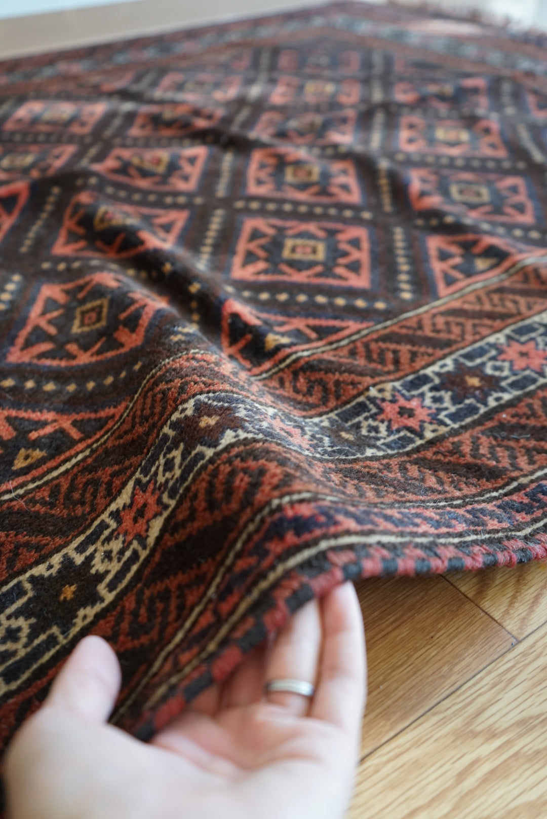 Afghanistan Old Baluch Taimani 1980年代 193 × 123 cm  No.AF2543 / 国内送料無料・羊毛手織り絨毯
