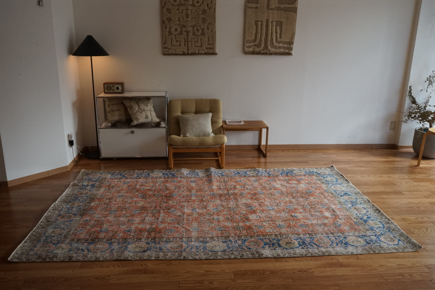 Türkiye Old Isparta Scarlet , Blue 1970年代 271.5 × 164 cm No.TR25507 / 国内送料無料・羊毛手織り絨毯