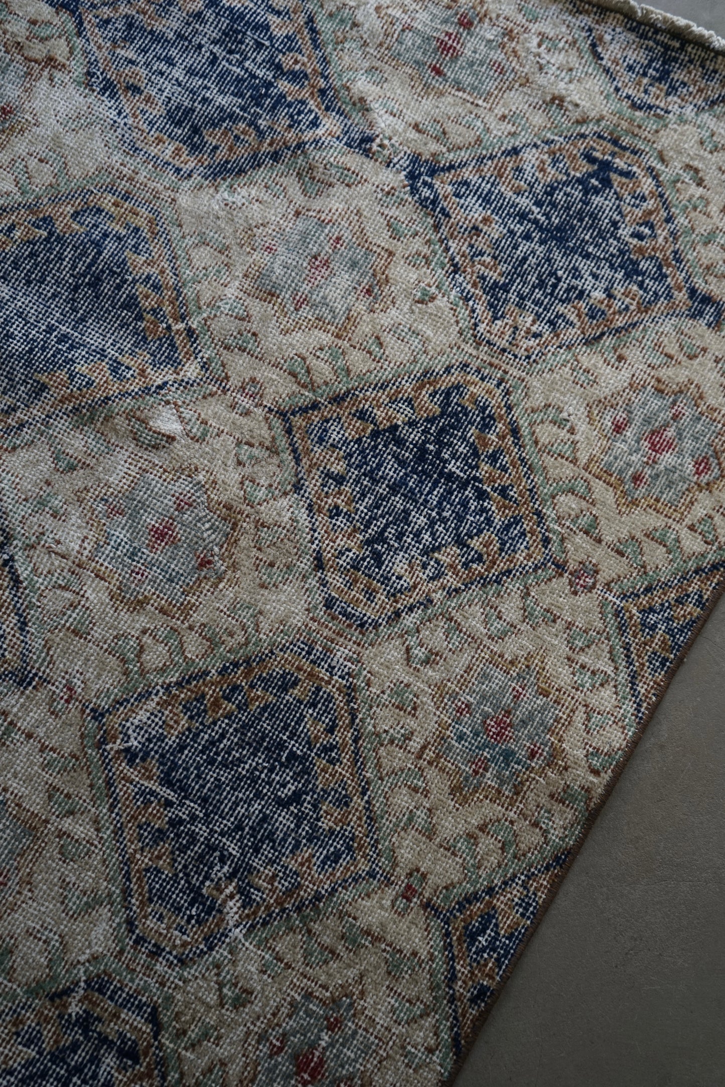 TURKEY VINTAGE ISPARTA 1980年代 125 × 80 cm No.TR25196