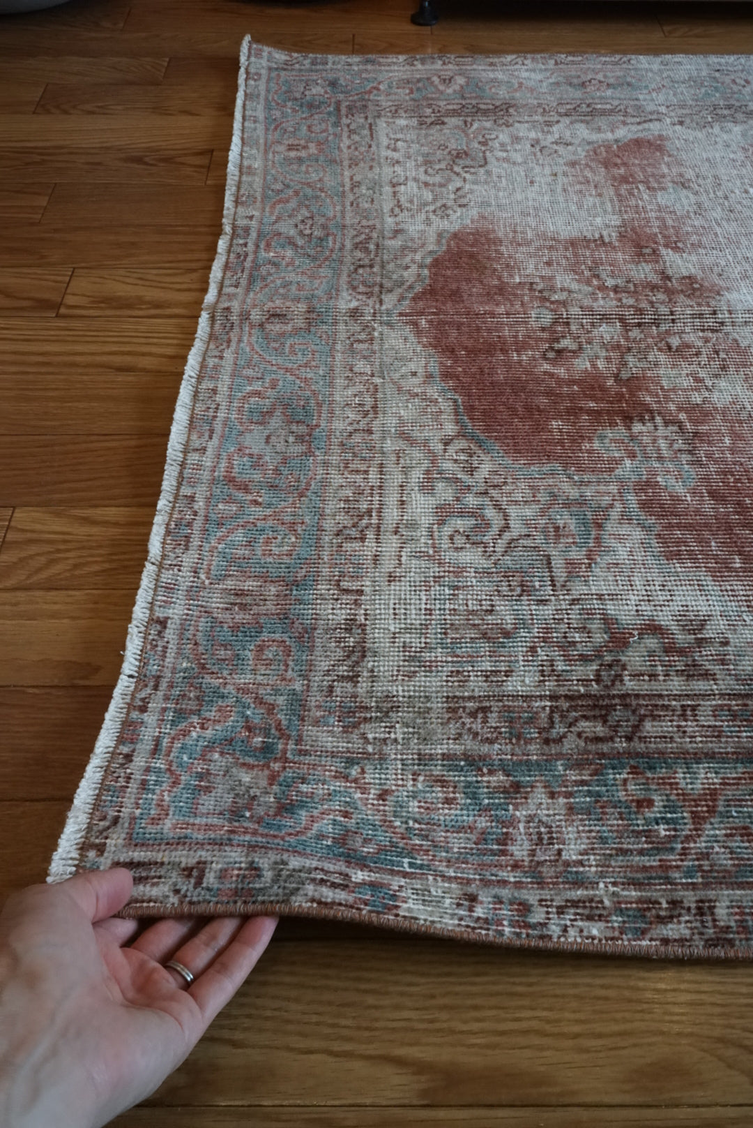 Türkiye Old Isparta Red , Clay blue , Medallion 1960年代 186 × 108 cm No.TR25456