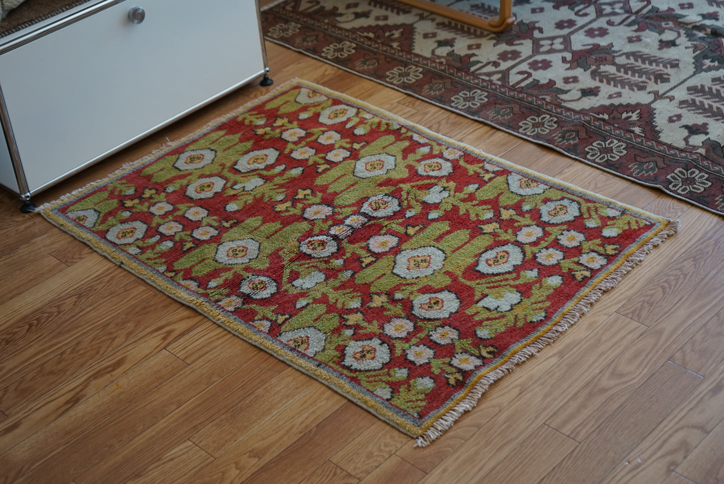 Türkiye Old Oushak Flower Red , Green , Yellow 1970年代 112 × 82.5 cm No.TR25430
