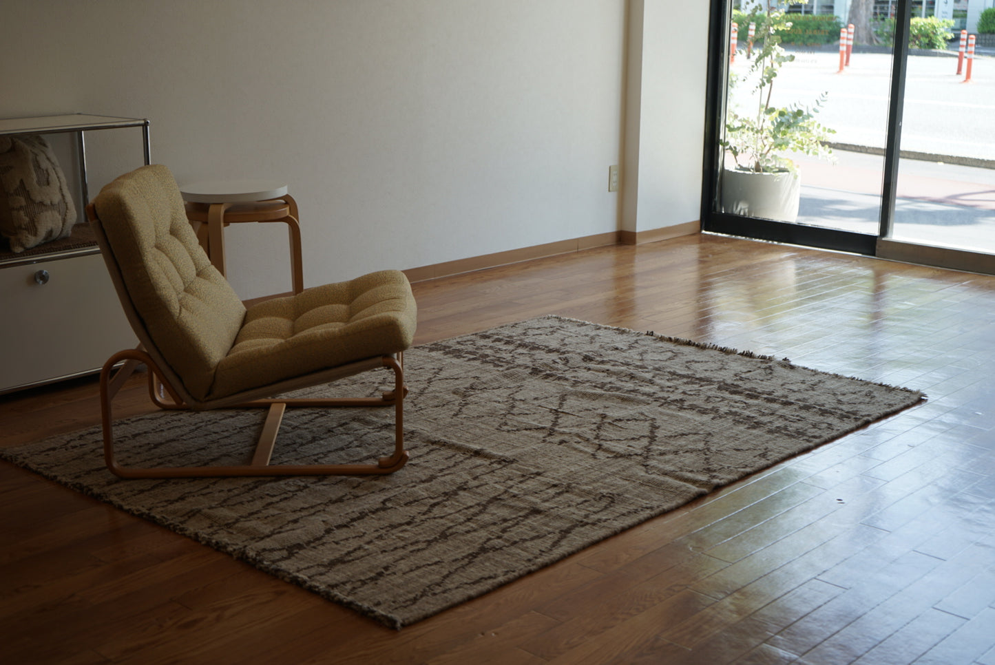 店頭販売 ORIGINAL IRAN QASHQAI KILIM " TRIBE " 204 × 142 cm