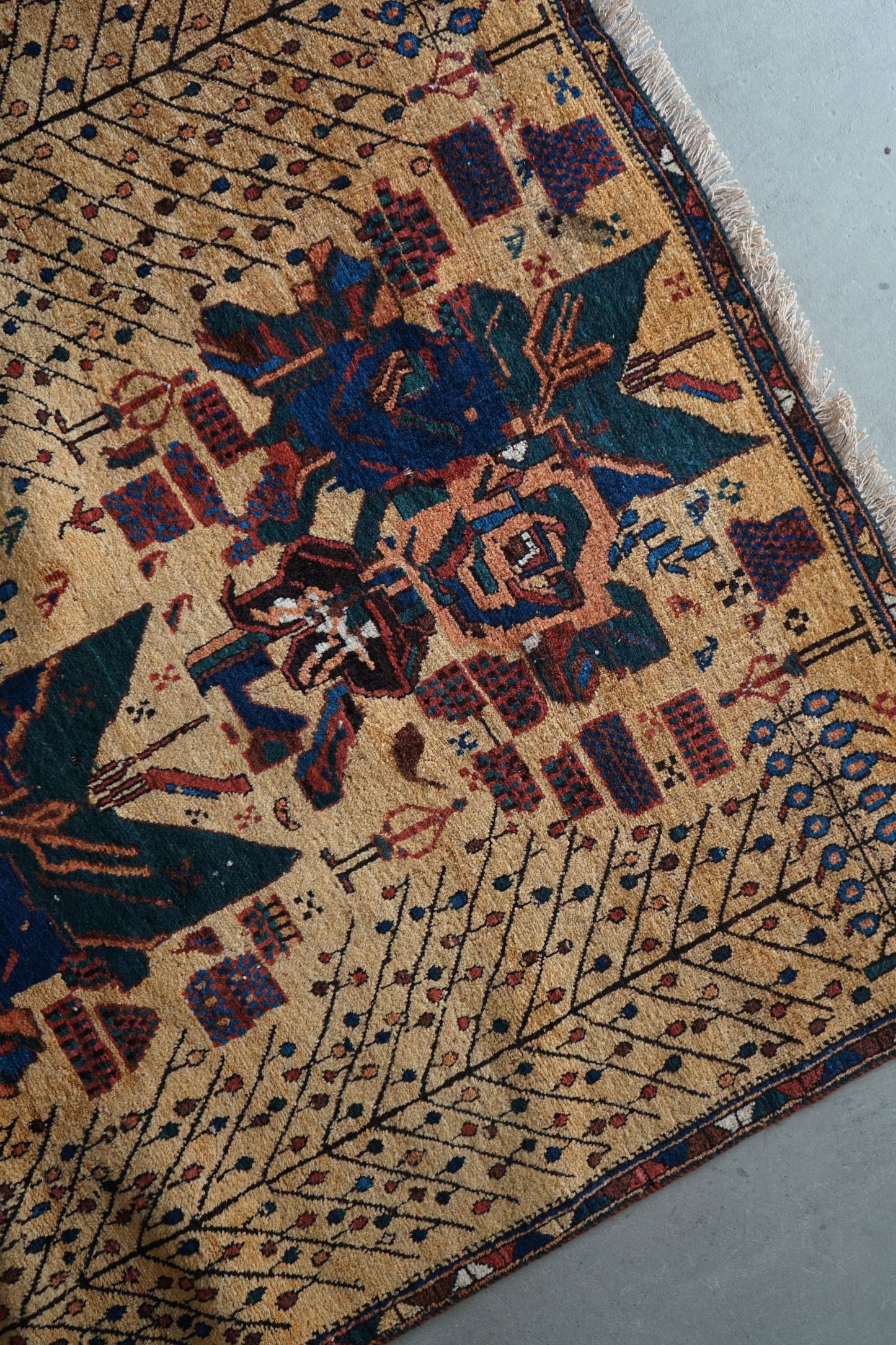 店頭販売 IRAN ANTIQUE QASHQAI SHIRAZ NEYRIZ 1770年代 114 × 129 cm