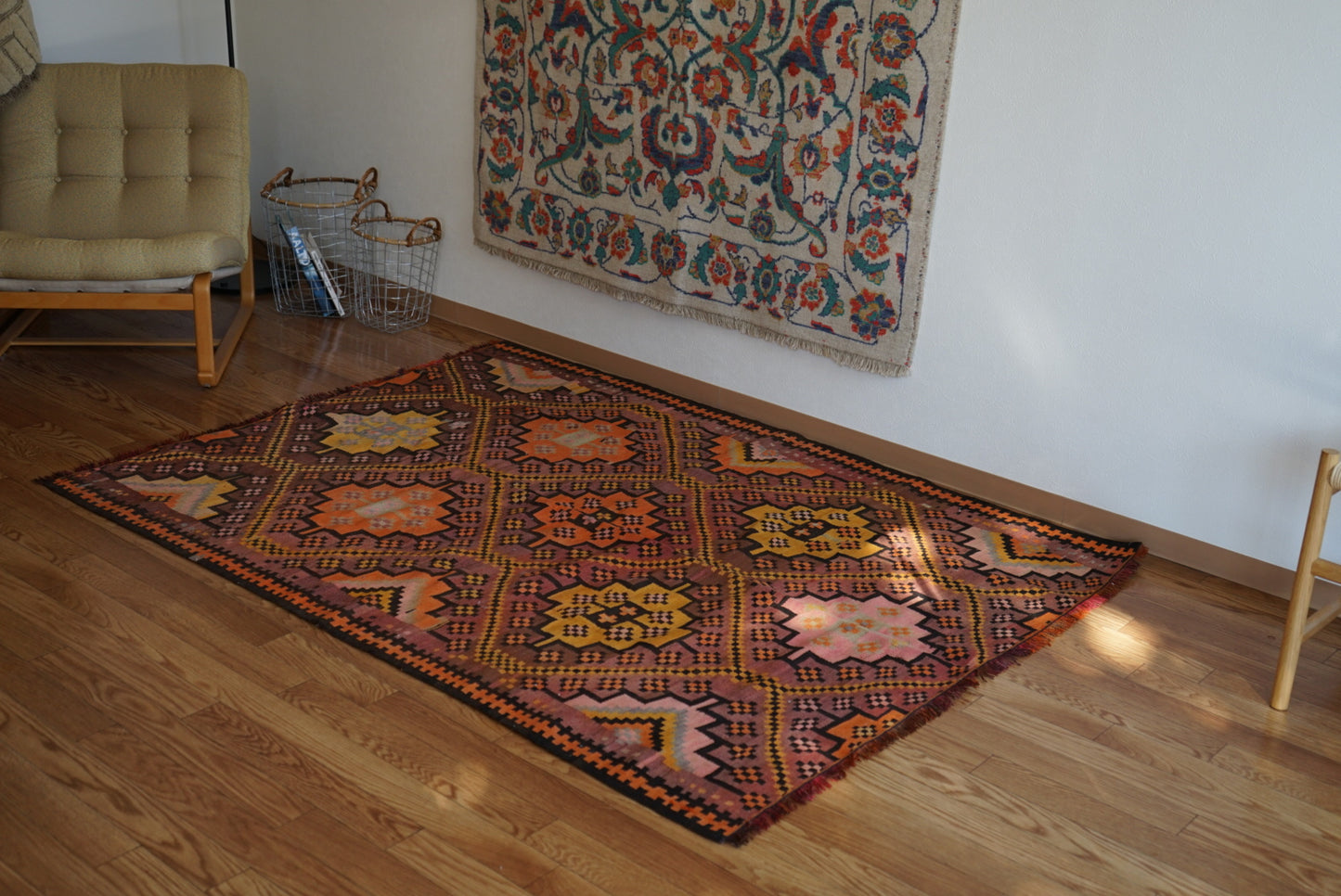Türkiye Old Kilim Kars Tribal Design Purple 1970年代 180.5 × 135 cm No.TR25548 / 国内送料無料・羊毛手織りキリム